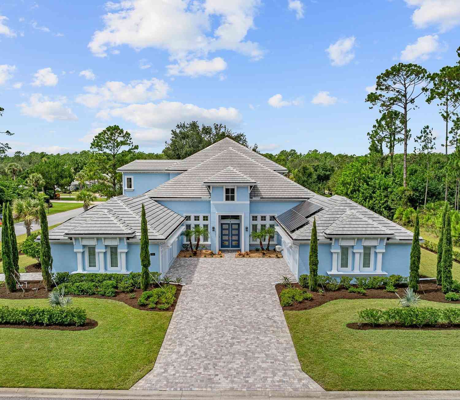 Homes For Sale - 998 Downshire Lane<br/> Ormond Beach, FL 32174
