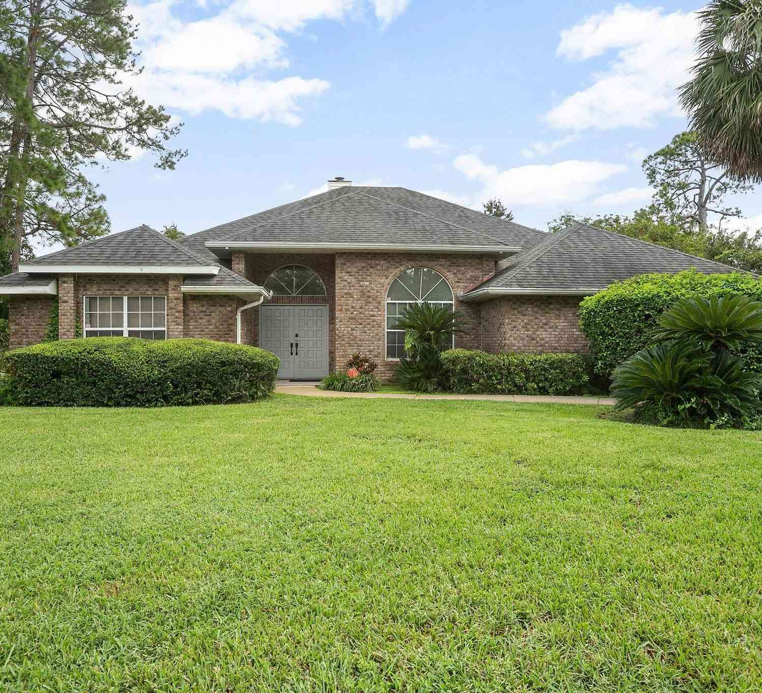 Homes For Sale - 127 Muirfield Drive<br/> Daytona Beach, FL 32114