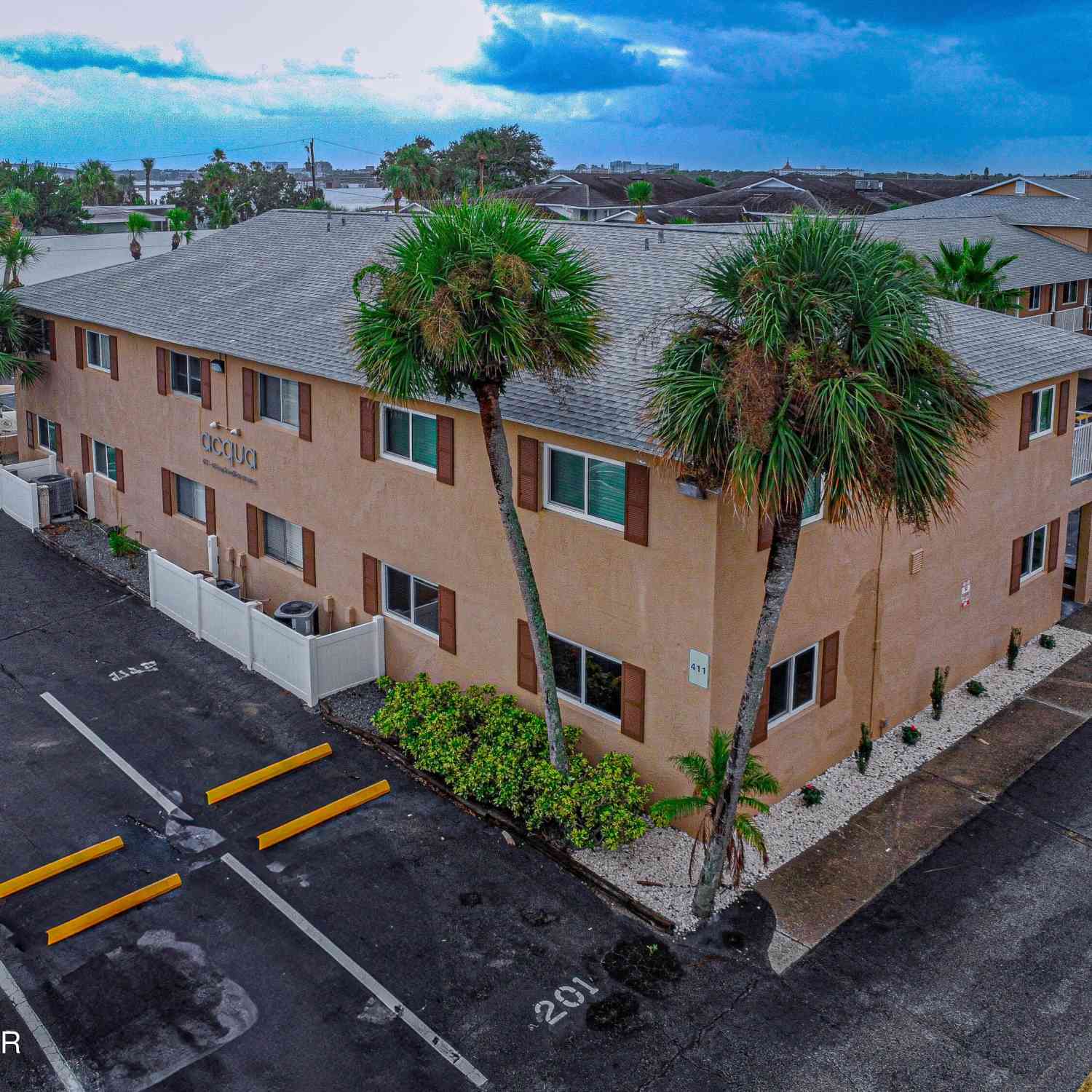 Condo For Sale - 411 N Halifax Avenue #102<br/> Daytona Beach, FL 32118