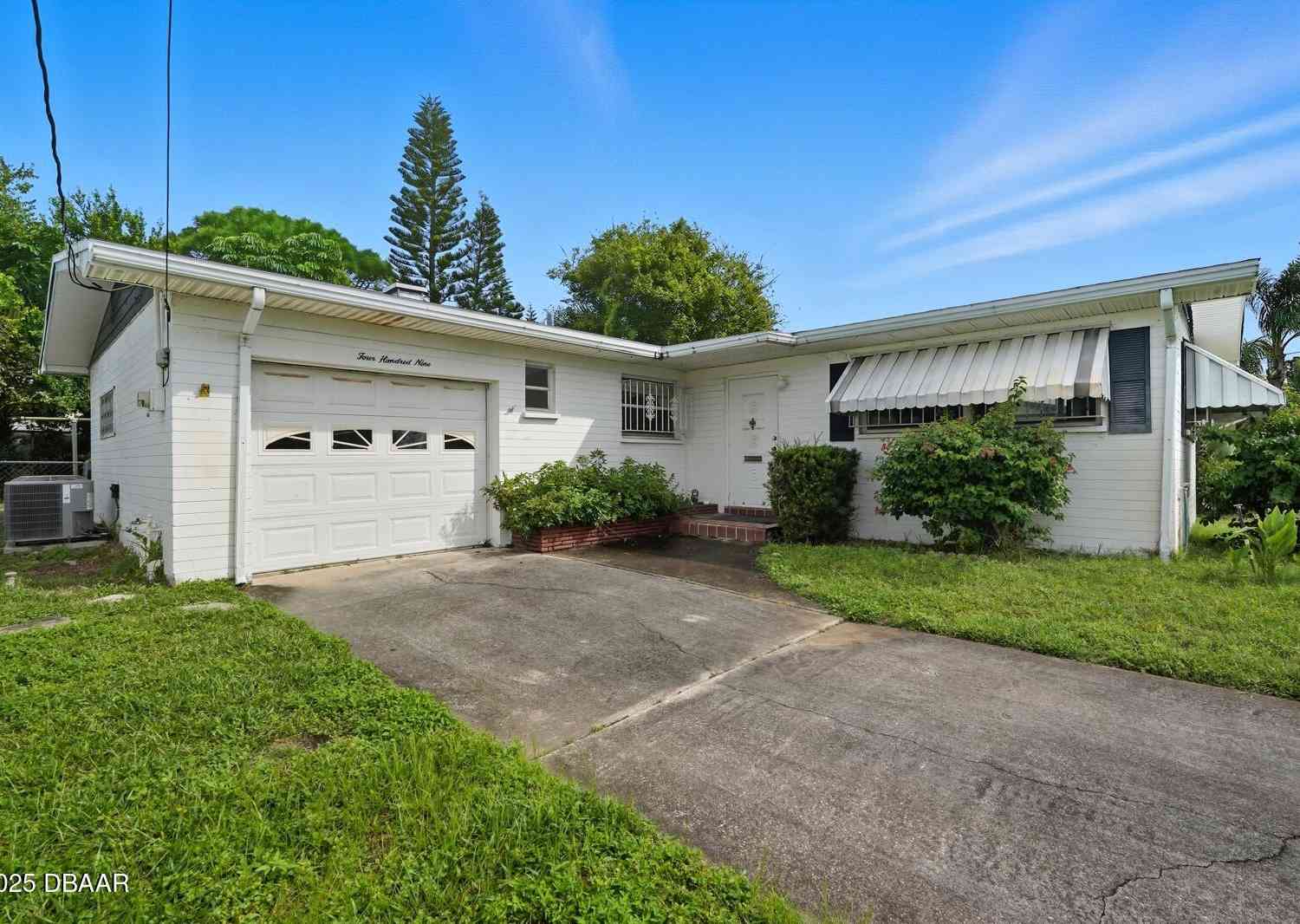 Condo For Sale - 409 Manhattan Avenue<br/> Daytona Beach, FL 32118