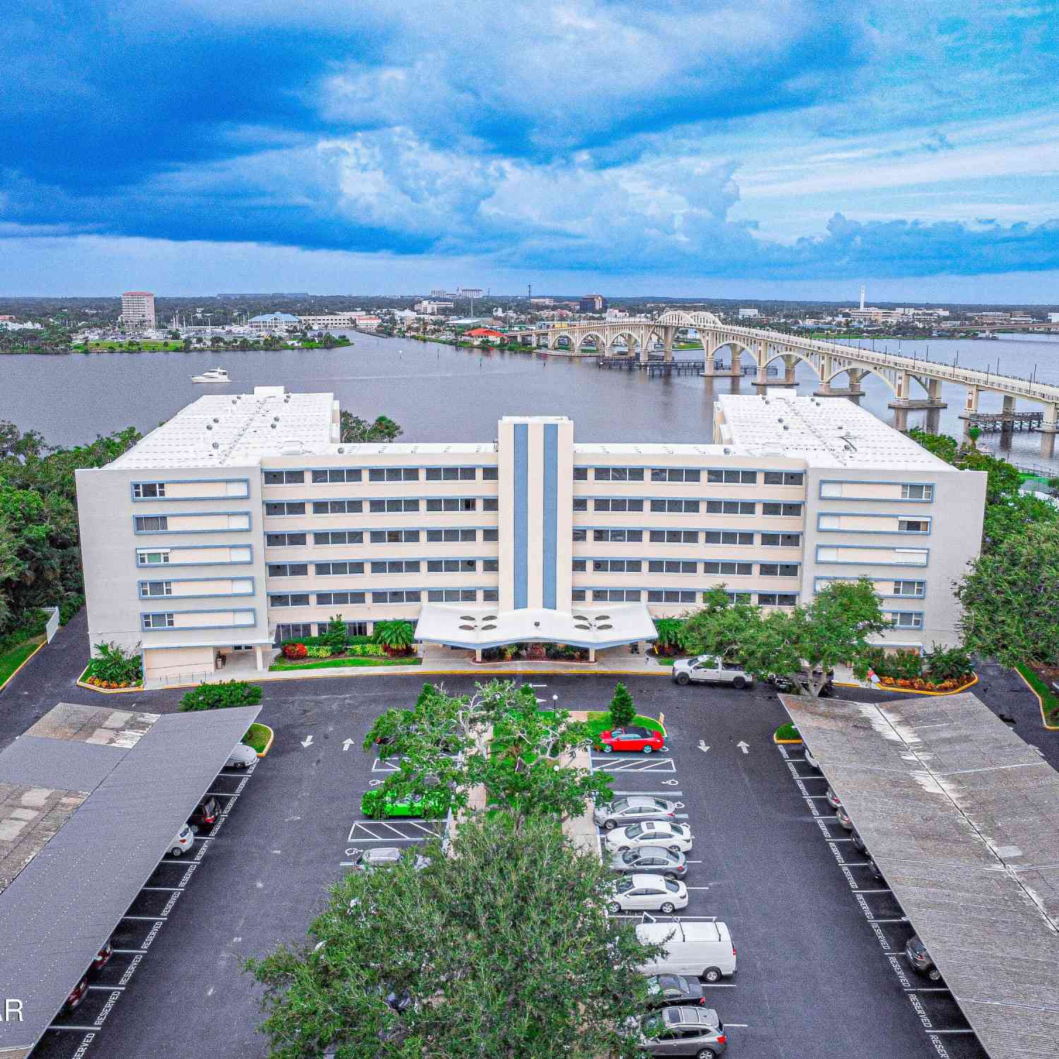 Condo For Rent - 1224 S Peninsula Drive #401<br/> Daytona Beach, FL 32118