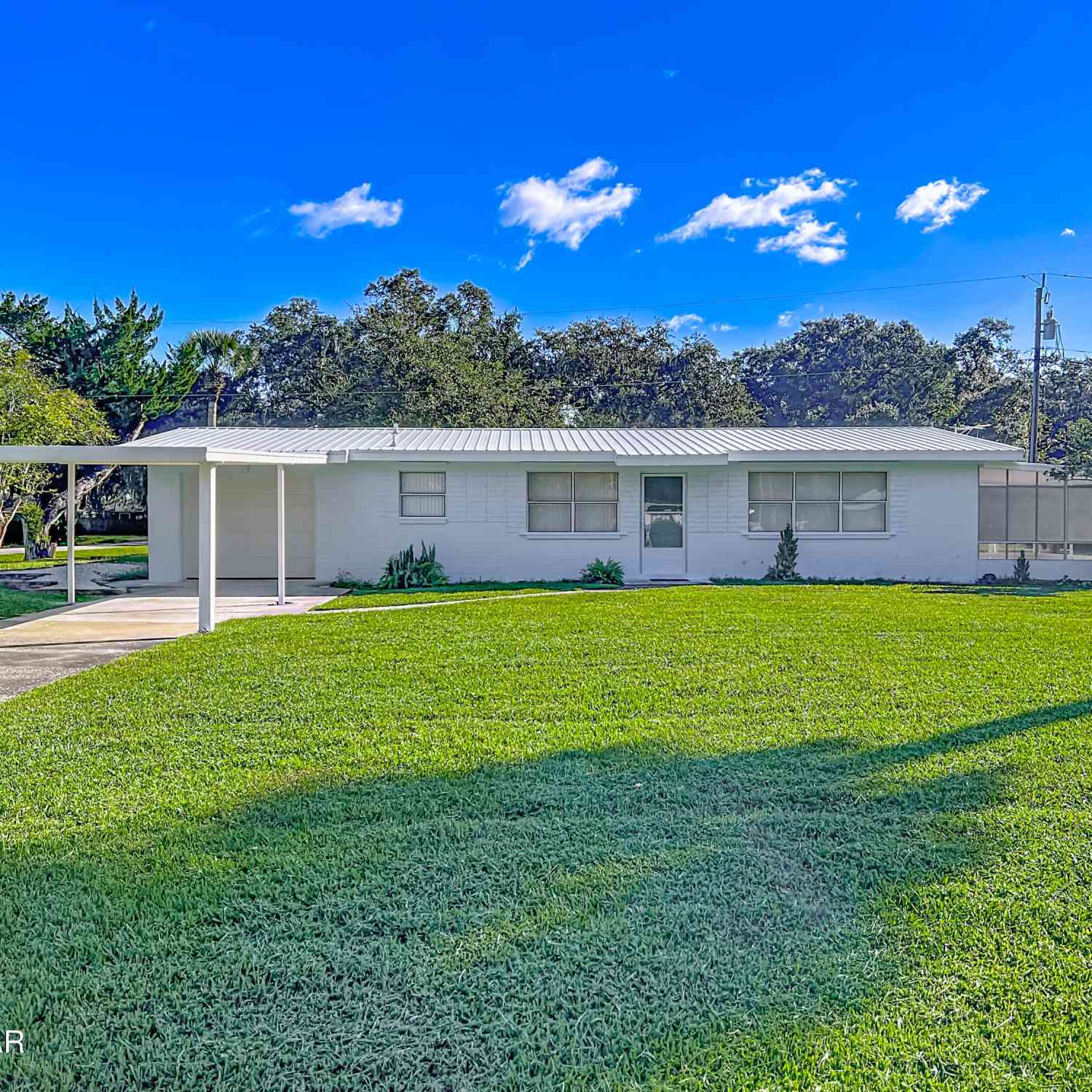 Homes For Sale - 1401 Orange Tree Drive<br/> Edgewater, FL 32132