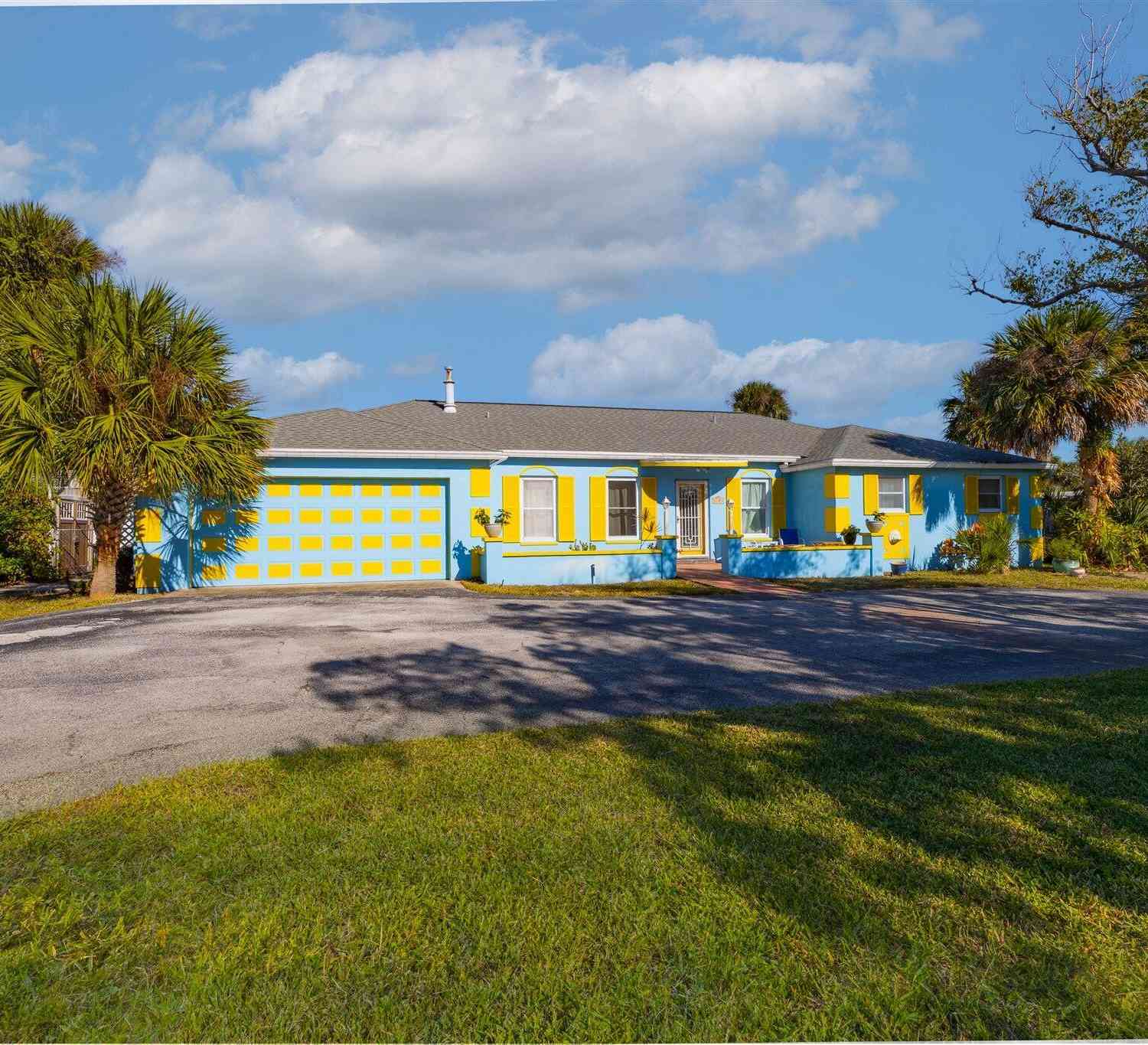 Homes For Sale - 2101 S Halifax Drive<br/> Daytona Beach, FL 32118