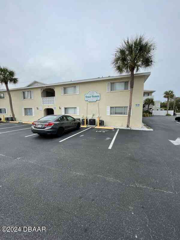 Condo For Sale - 102 S Peninsula Drive #300<br/> Daytona Beach, FL 32118