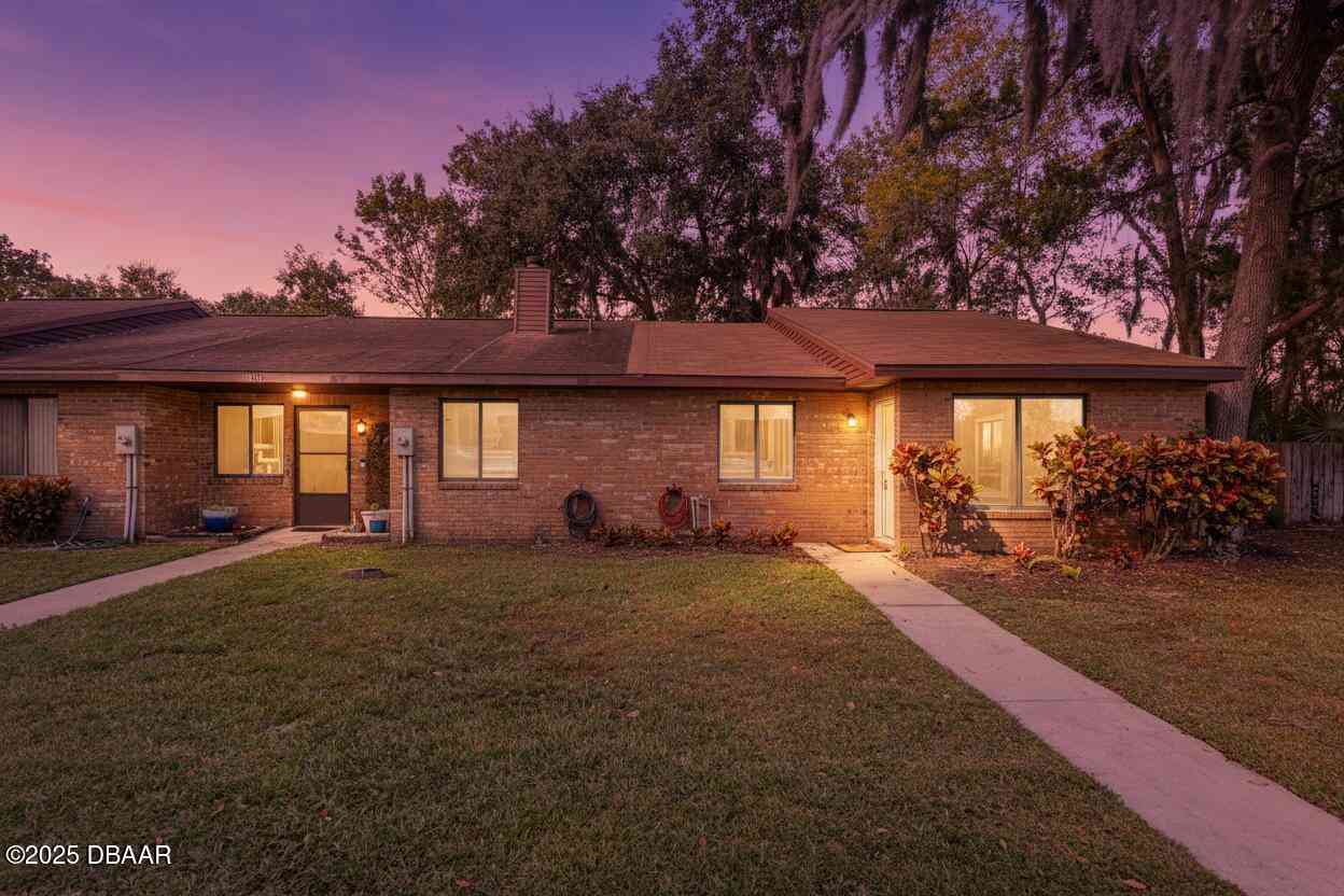 Homes For Sale - 1521 Heritage Lane<br/> Holly Hill, FL 32117