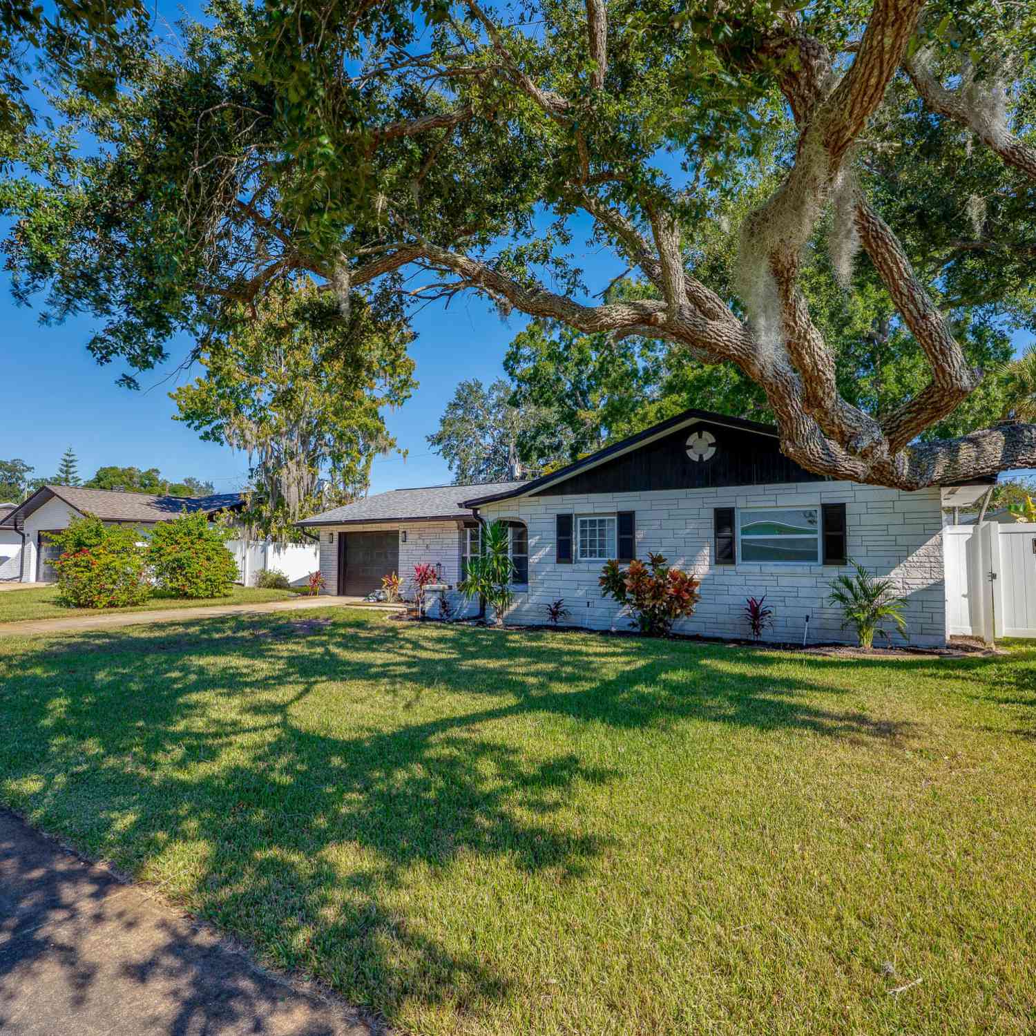 Homes For Sale - 216 Brittany Avenue<br/> Port Orange, FL 32127