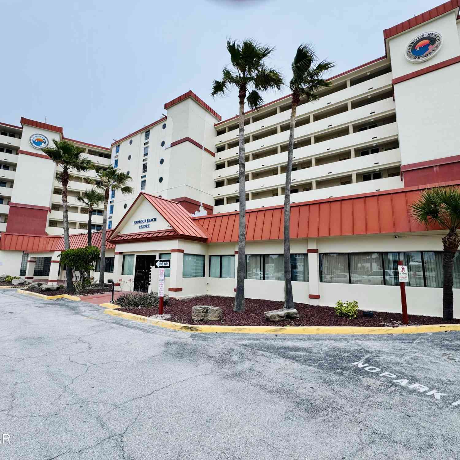 Condo For Sale - 701 S Atlantic Avenue #321<br/> Daytona Beach, FL 32118