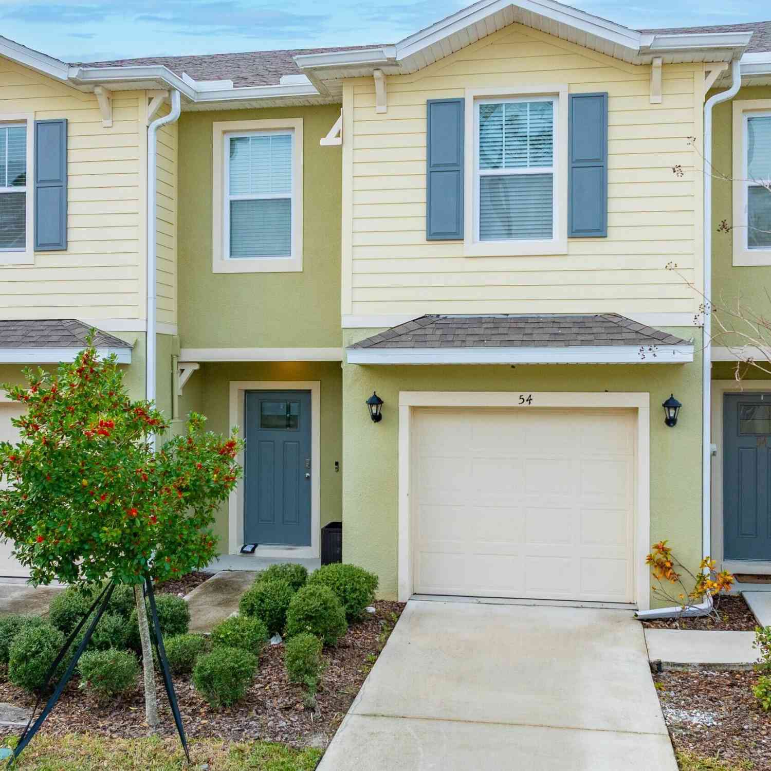 Townhouse For Rent - 54 Bella Oaks Drive<br/> Port Orange, FL 32129