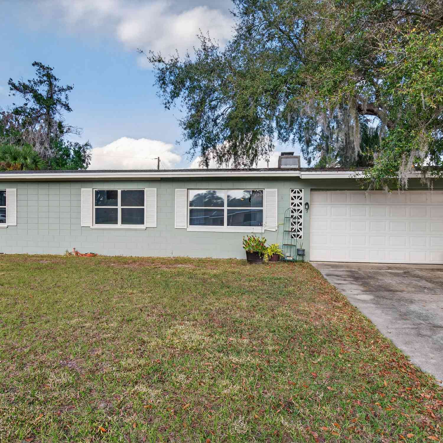 Homes For Sale - 7 Jeanette Drive<br/> DeLand, FL 32720