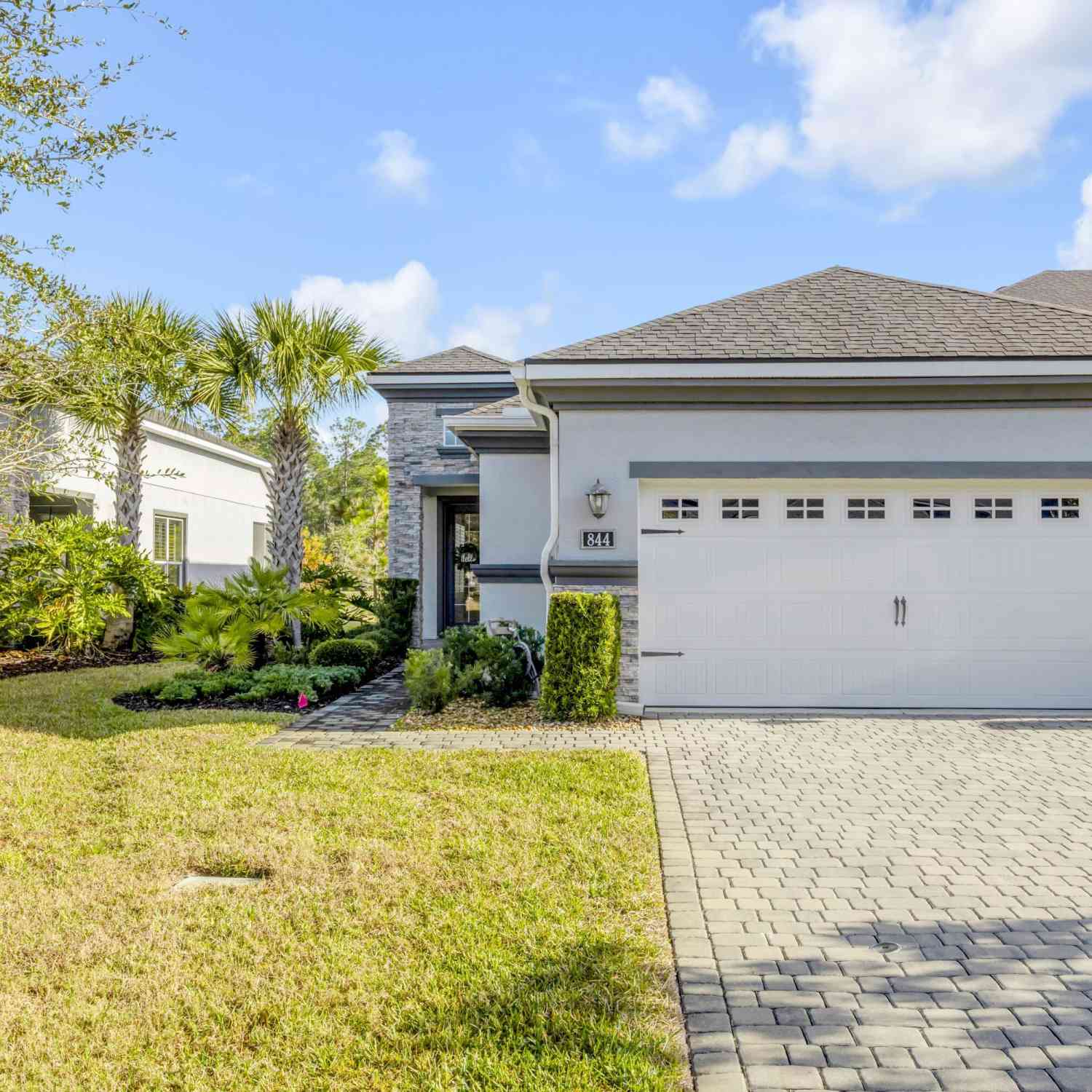 Homes For Sale - 844 Pinewood Drive<br/> Ormond Beach, FL 32174