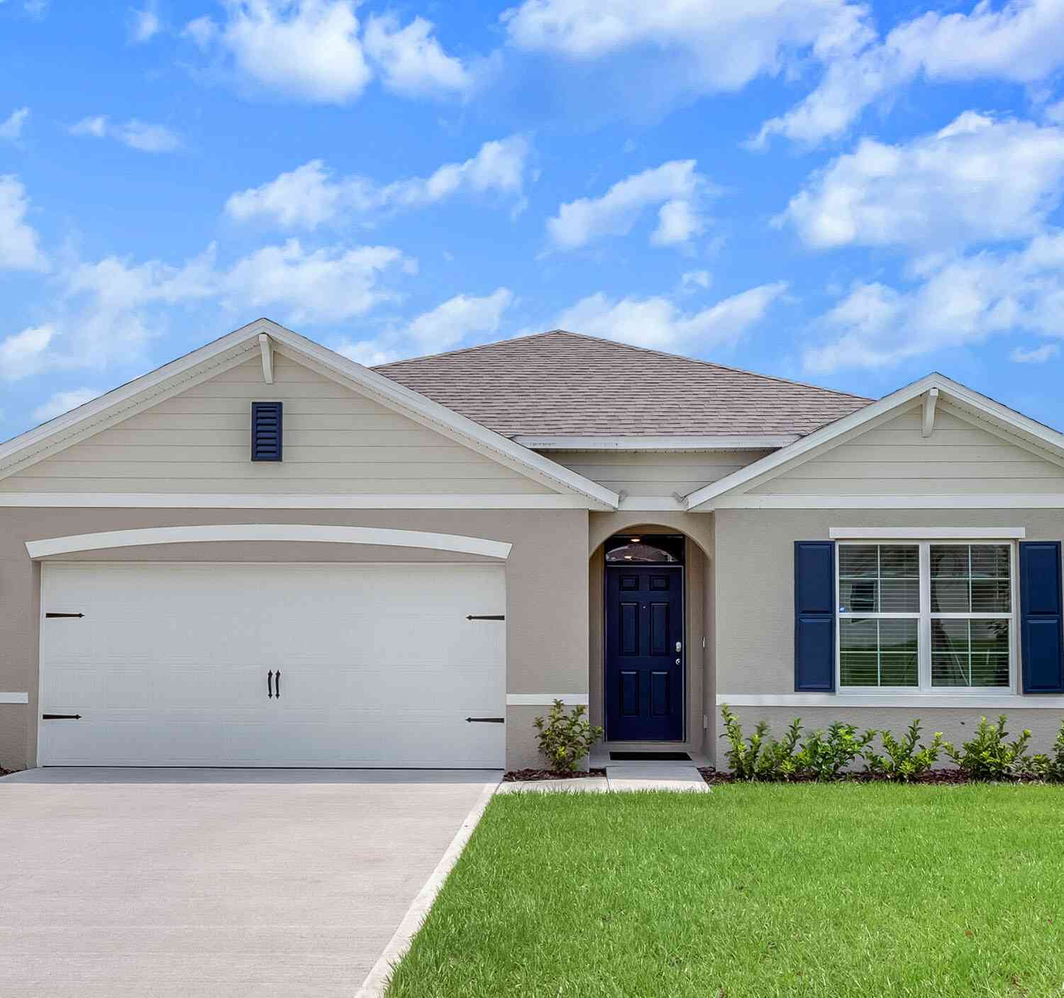 Homes For Sale - 1370 Pacific Court<br/> Deltona, FL 32738