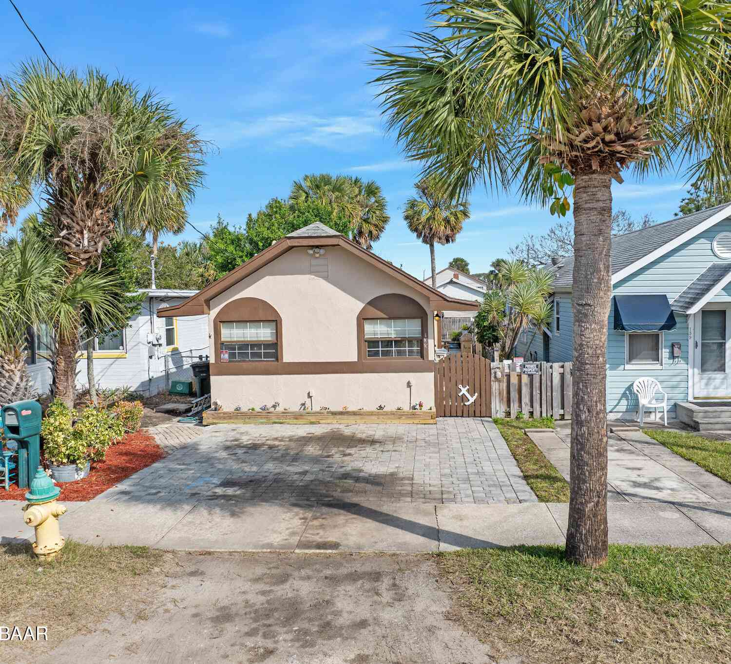 Homes For Sale - 135 S Hollywood Avenue<br/> Daytona Beach, FL 32118