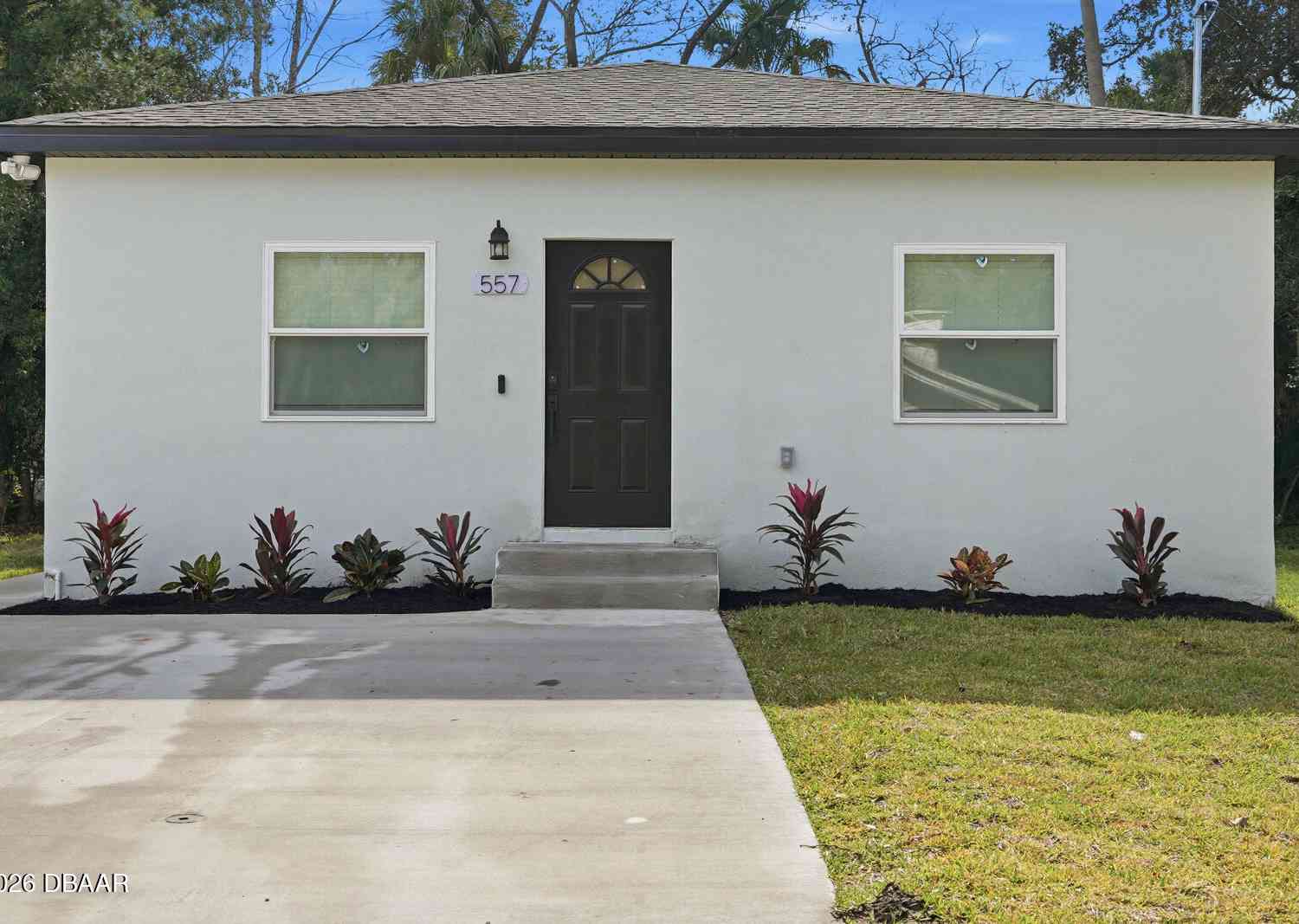 Homes For Sale - 557 Live Oak Avenue<br/> Daytona Beach, FL 32114