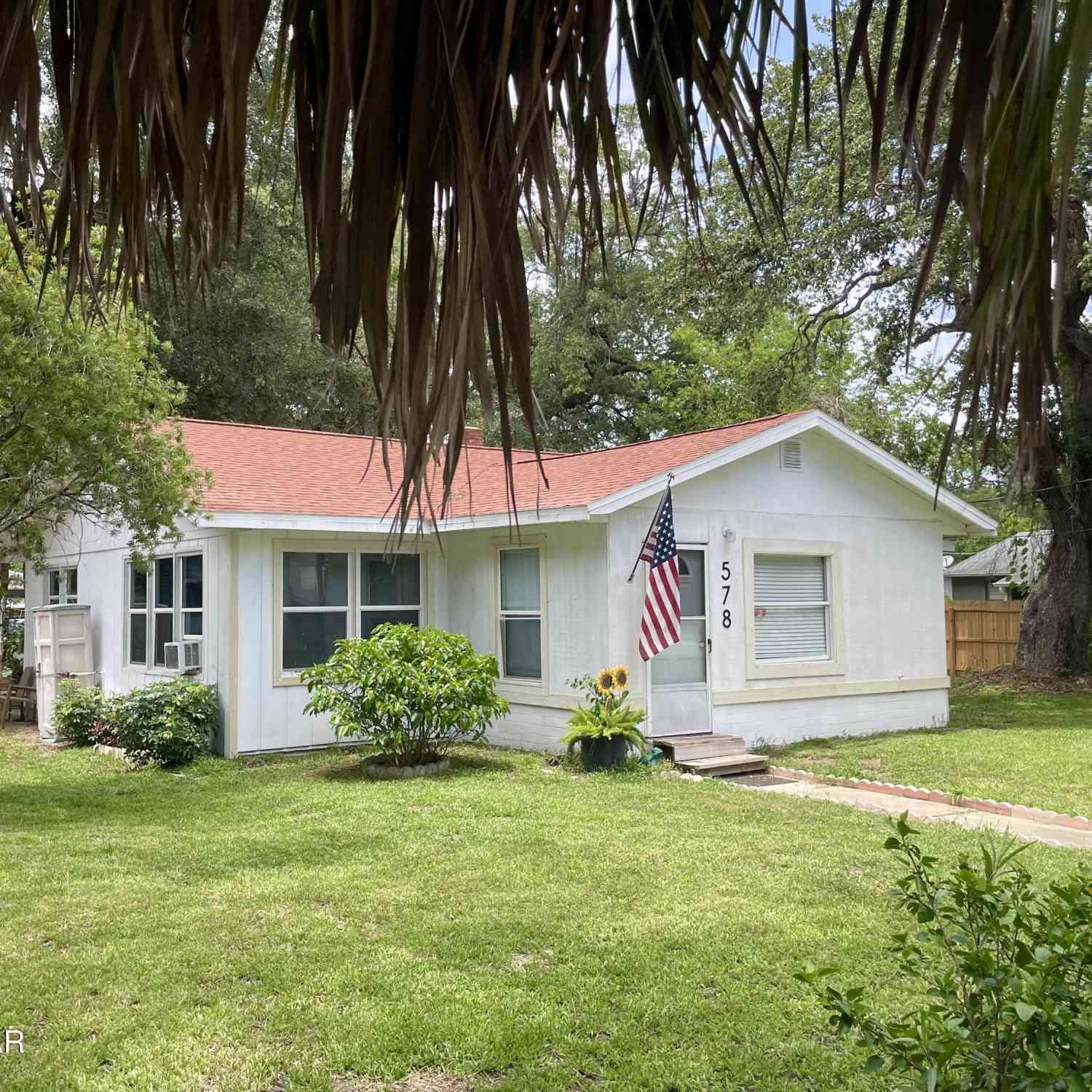 Homes For Sale - 578 3rd Street<br/> Volusia County, Holly Hill, FL 32117