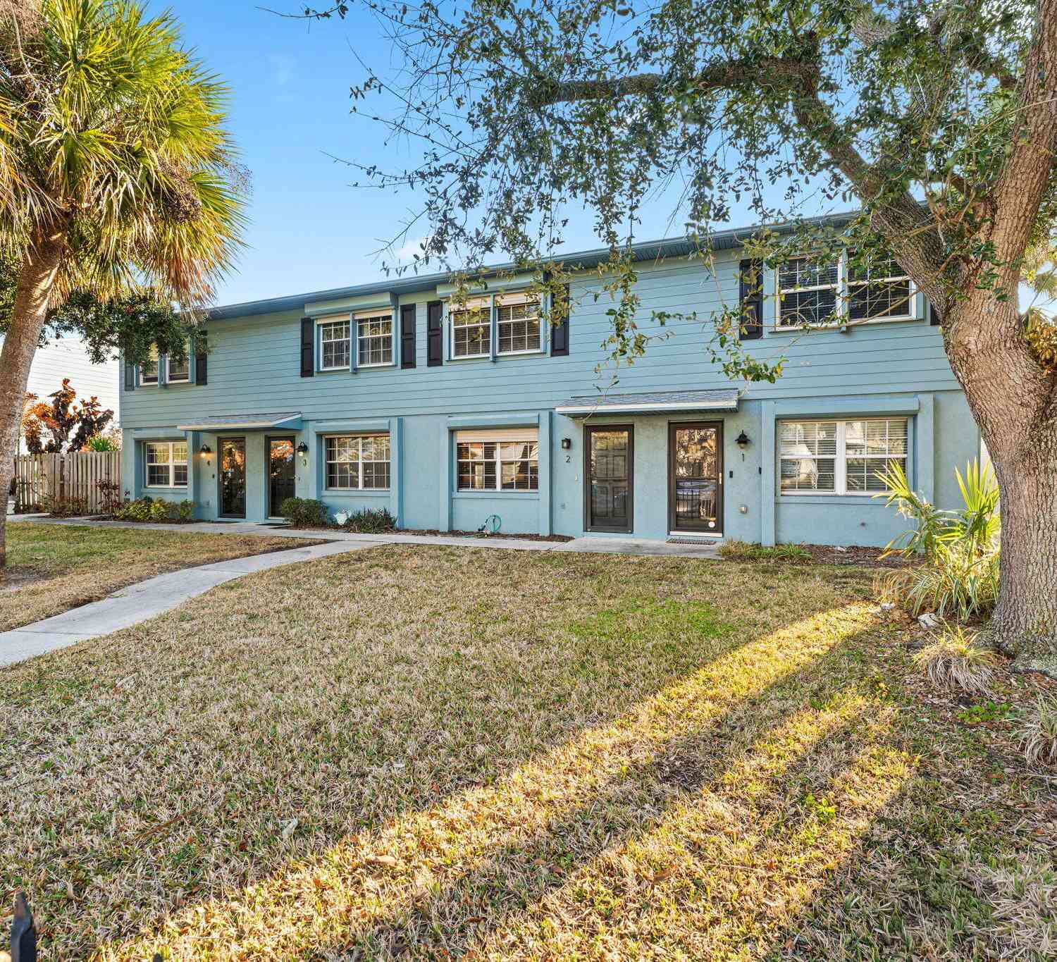 Townhouse For Sale - 101 N Pine Street #2<br/> New Smyrna Beach, FL 32169