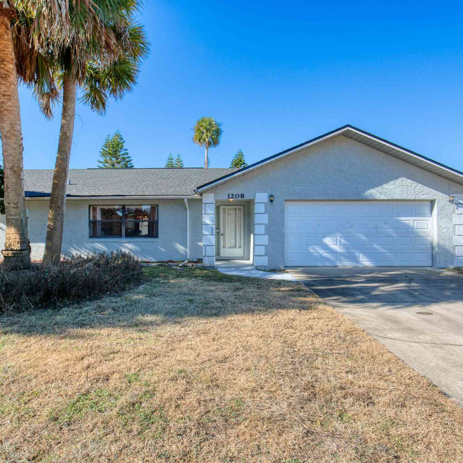 Homes For Sale - 1208 Mardrake Road<br/> Daytona Beach, FL 32114