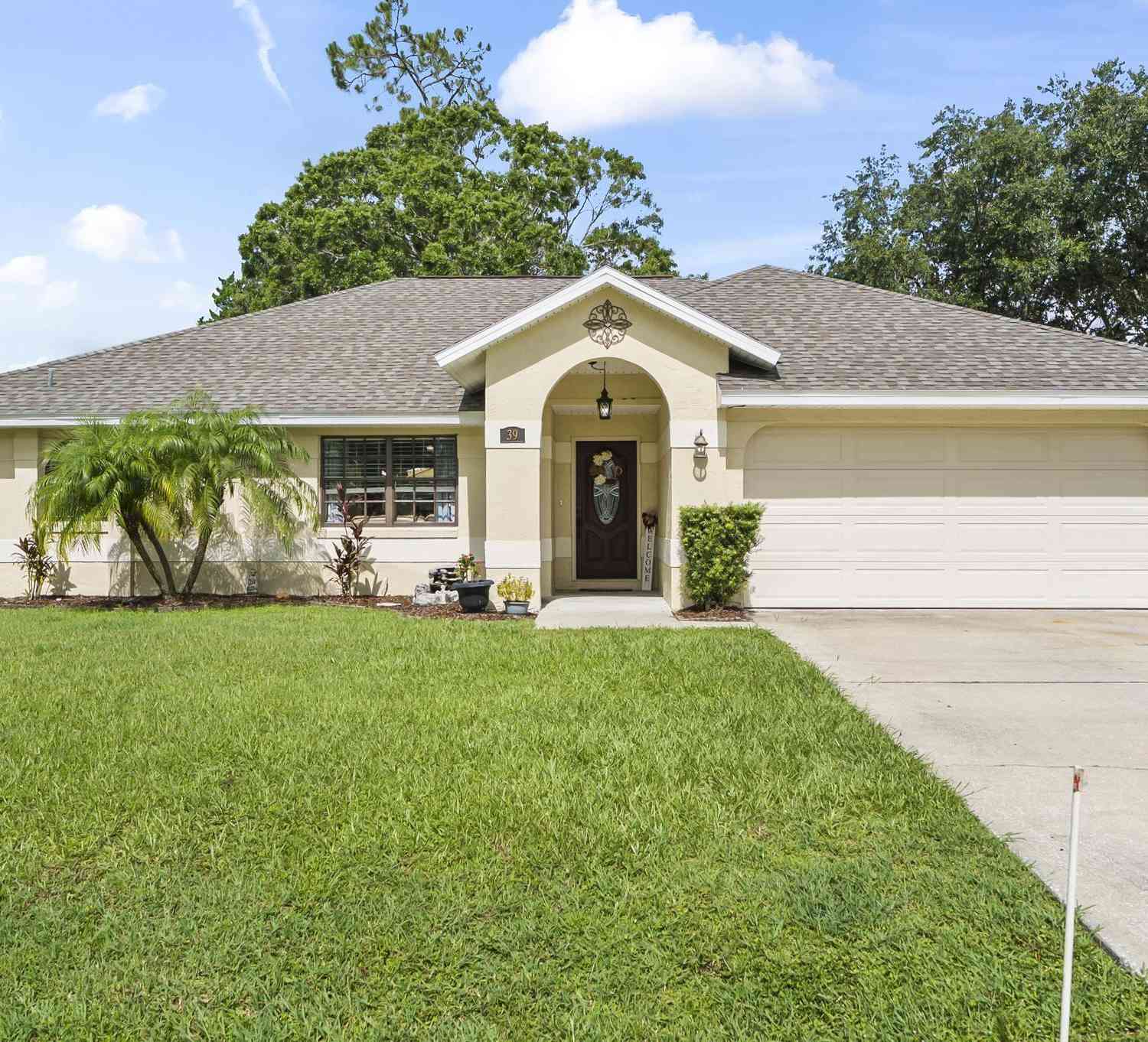 Homes For Sale - 39 Brunett Lane<br/> Palm Coast, FL 32137