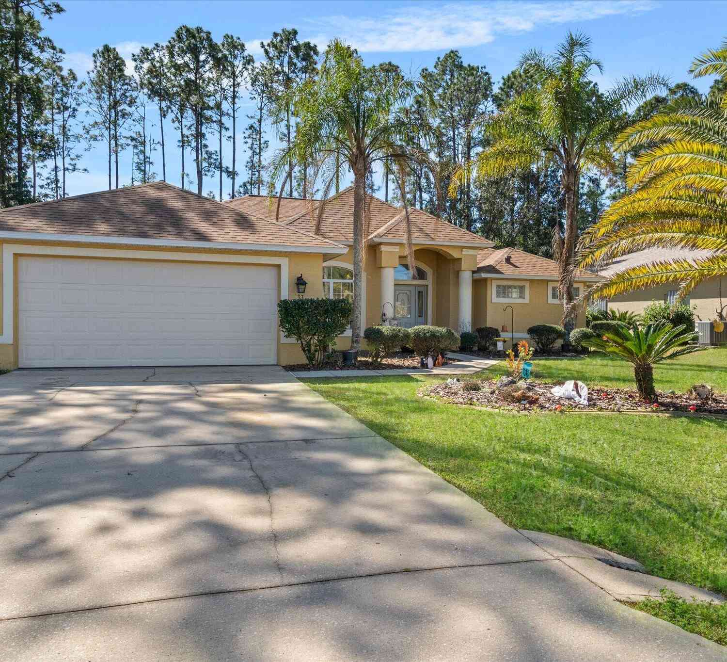 Homes For Sale - 33 Red Clover Lane<br/> Palm Coast, FL 32164