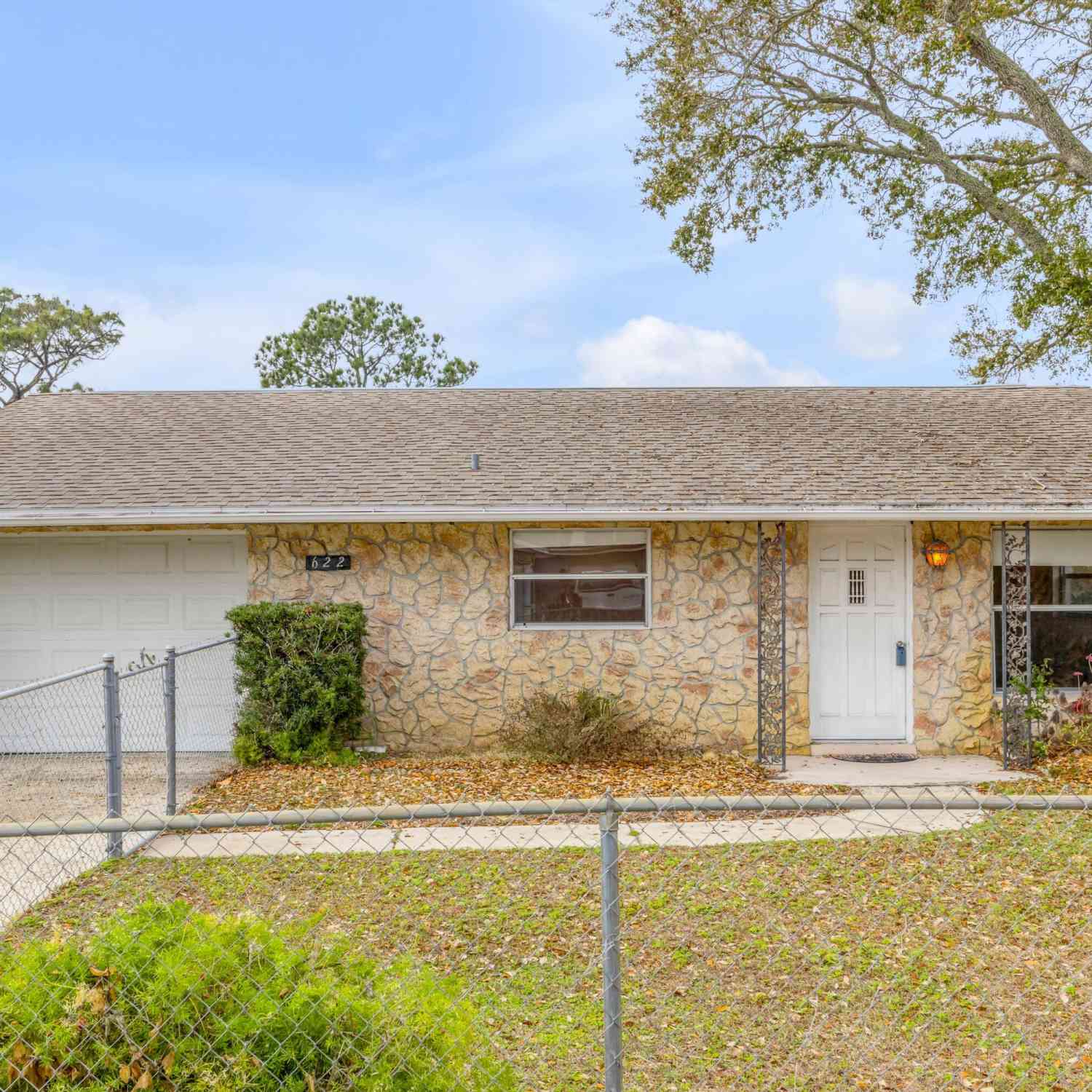 Homes For Sale - 622 Goodwin Avenue<br/> New Smyrna Beach, FL 32169