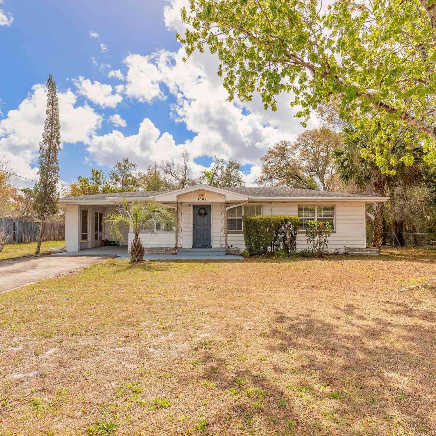Homes For Sale - 1604 Old Daytona Road<br/> DeLand, FL 32724
