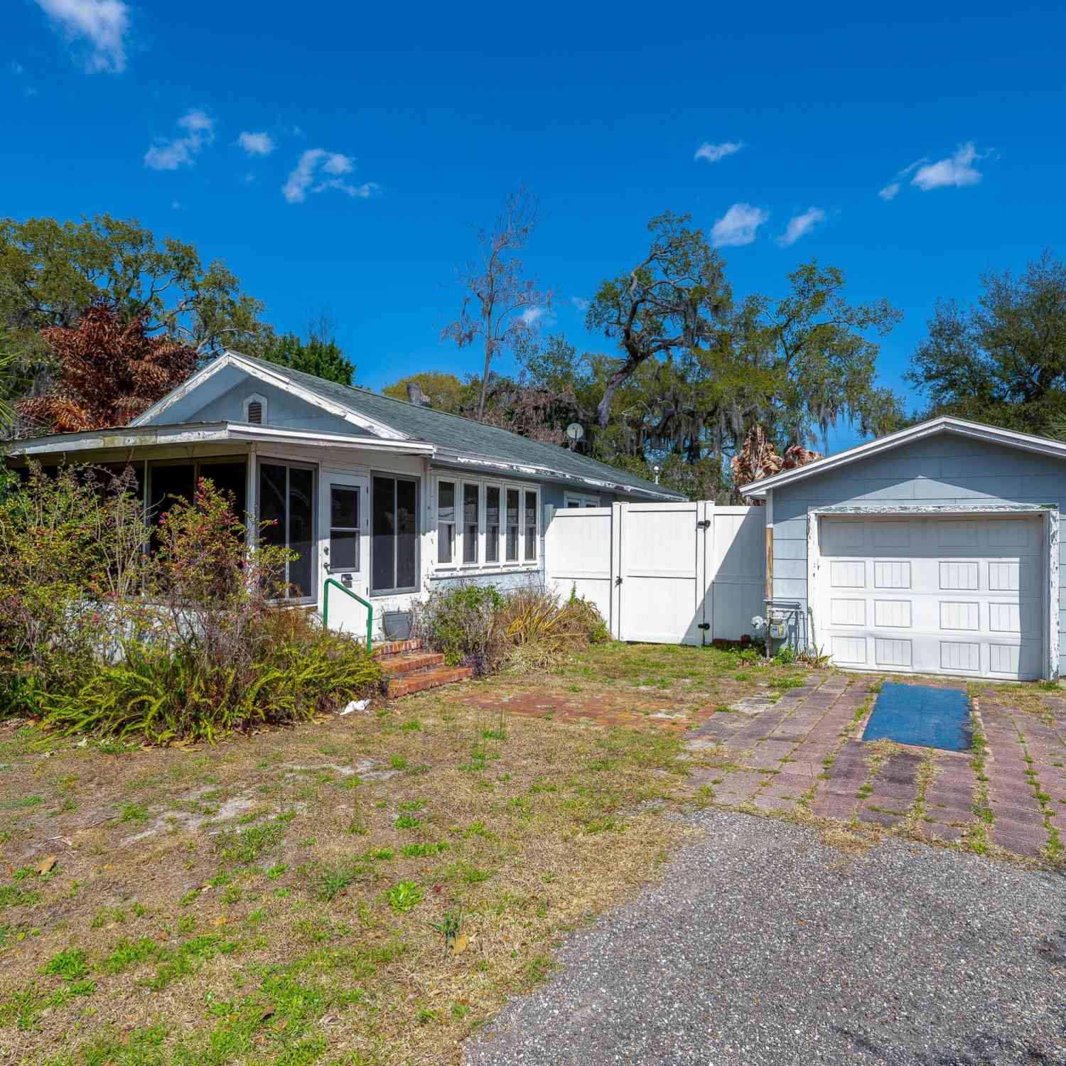 Homes For Sale - 715 Neal Street<br/> New Smyrna Beach, FL 32168