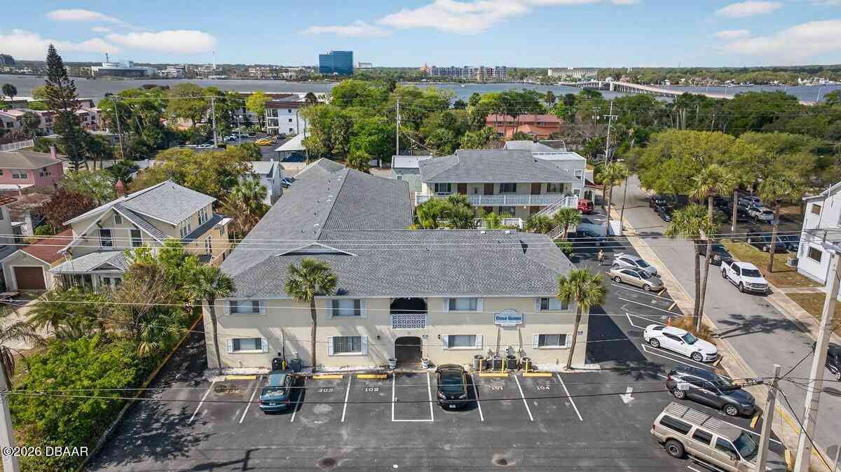 Condo For Sale - 102 S Peninsula Drive #202<br/> Daytona Beach, FL 32118