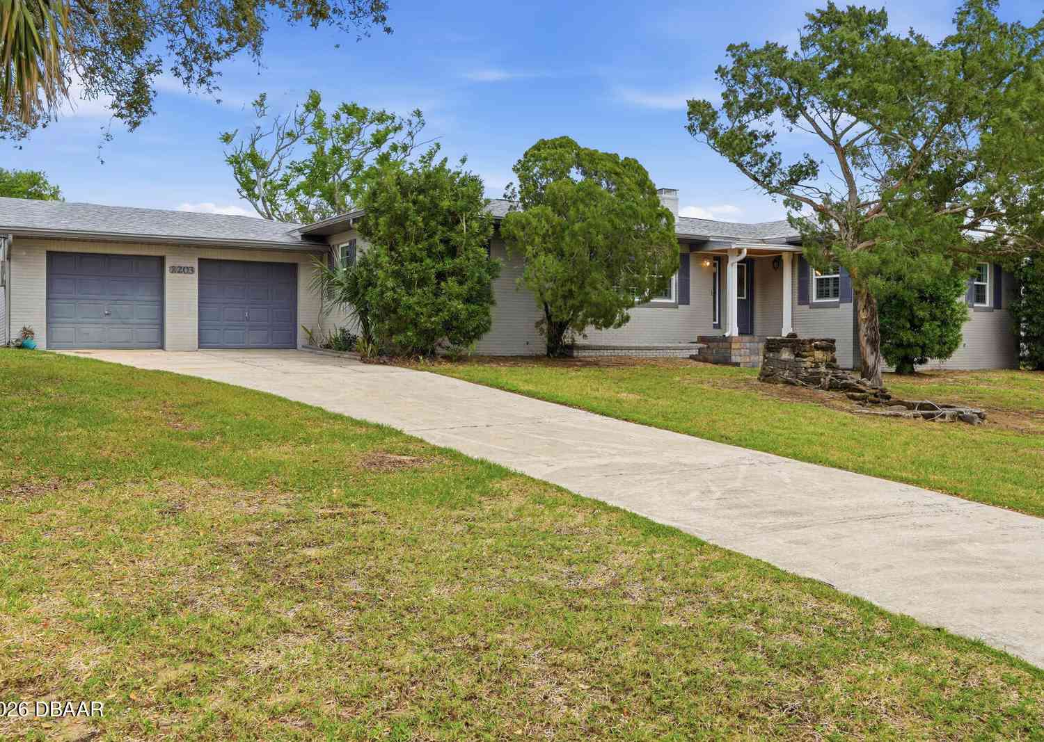 Homes For Sale - 2203 S Peninsula Drive<br/> Daytona Beach, FL 32118