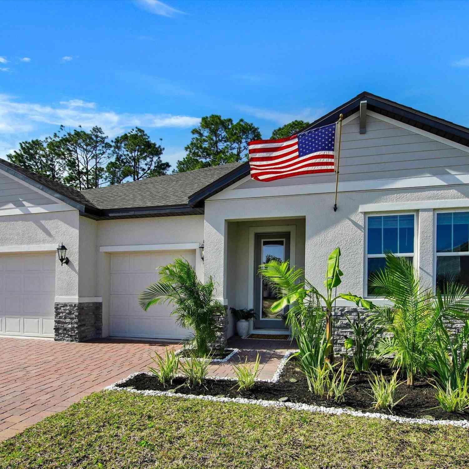 Homes For Sale - 2121 Divot Drive<br/> Daytona Beach, FL 32124