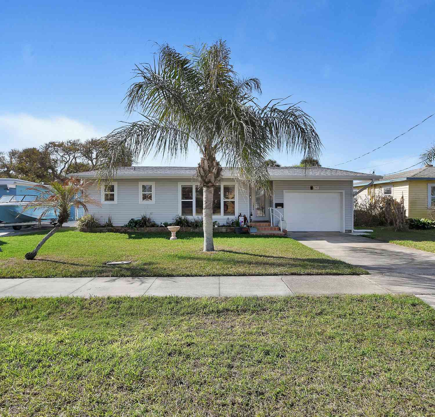 Homes For Sale - 340 Morningside Avenue<br/> Daytona Beach, FL 32118