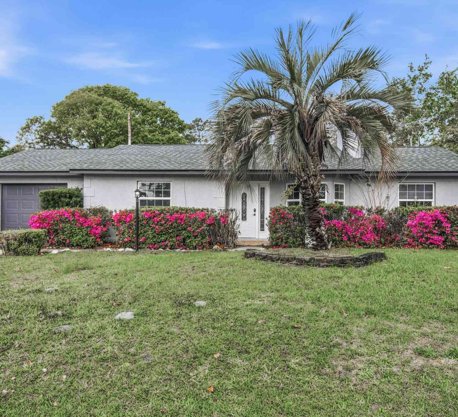 Homes For Sale - 77 Beacon Mill Lane<br/> Palm Coast, FL 32137