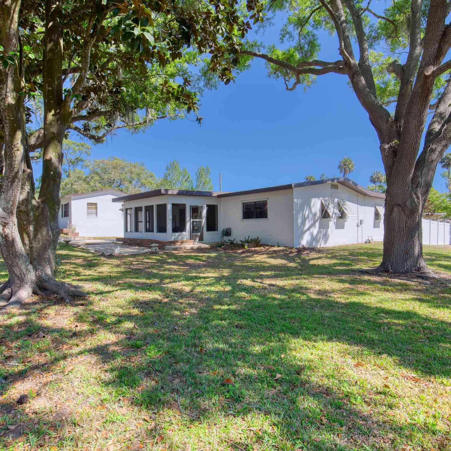 Homes For Sale - 1243 Midway Boulevard<br/> Daytona Beach, FL 32114