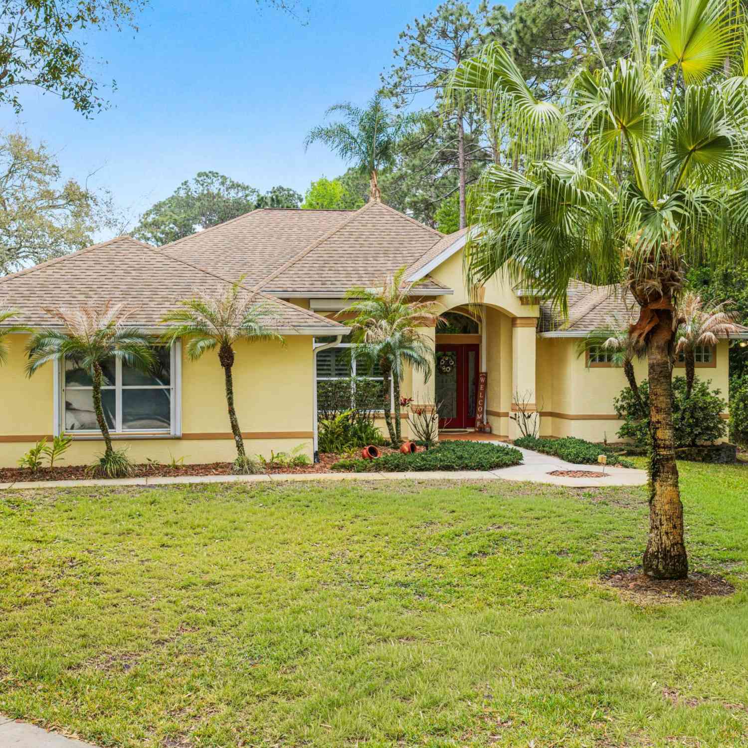 Homes For Sale - 30 Acanthus Circle<br/> Ormond Beach, FL 32174