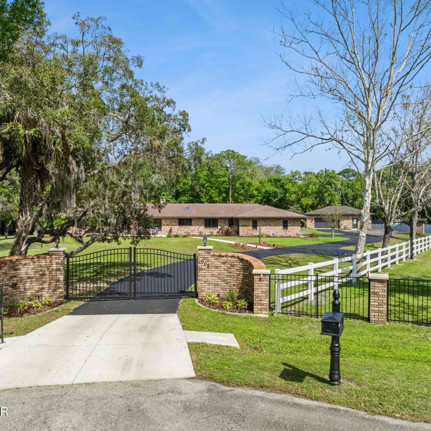 Homes For Sale - 1908 Poppy Lane<br/> Port Orange, FL 32128