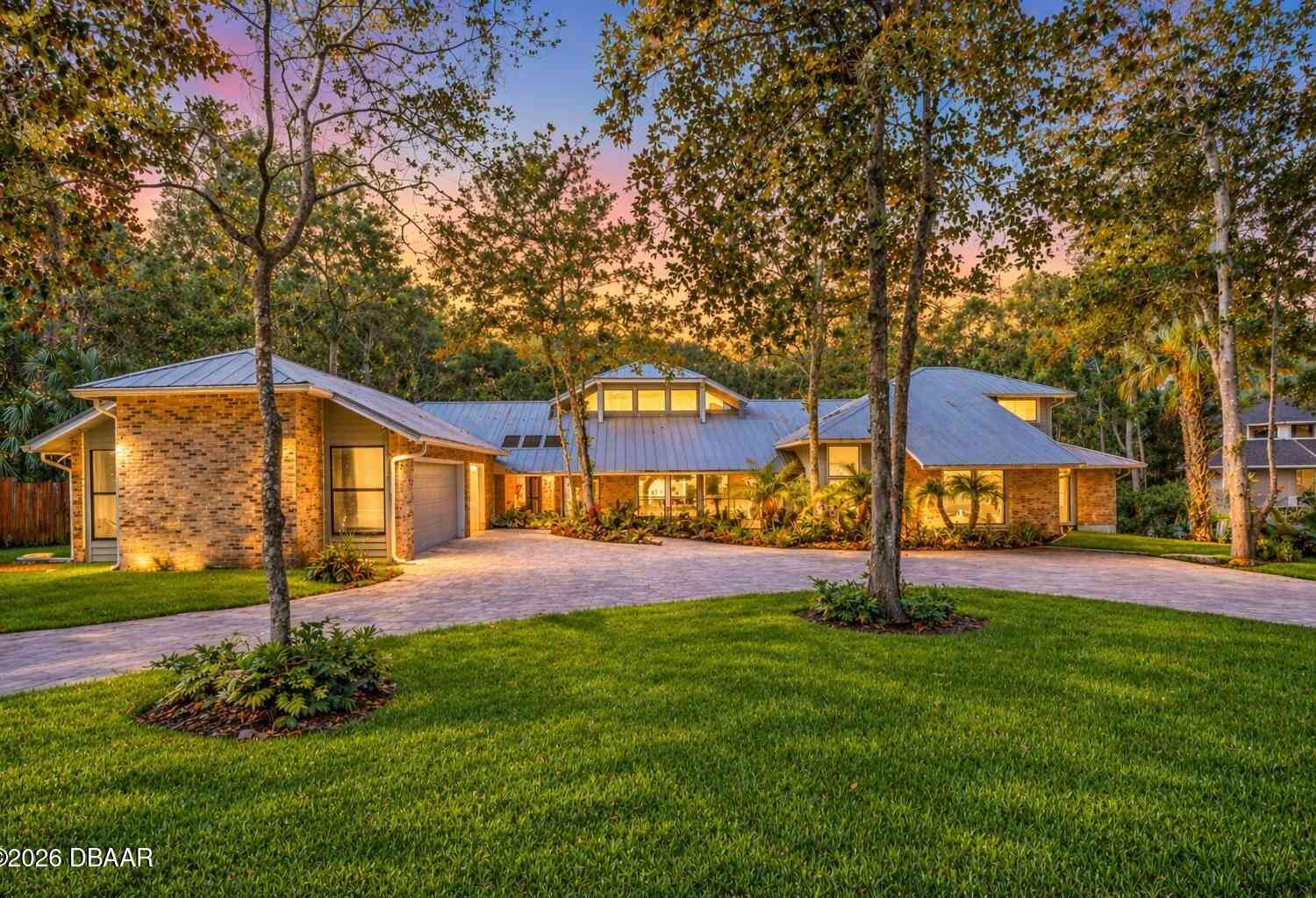 Homes For Sale - 20 Twelve Oaks Trail<br/> Ormond Beach, FL 32174