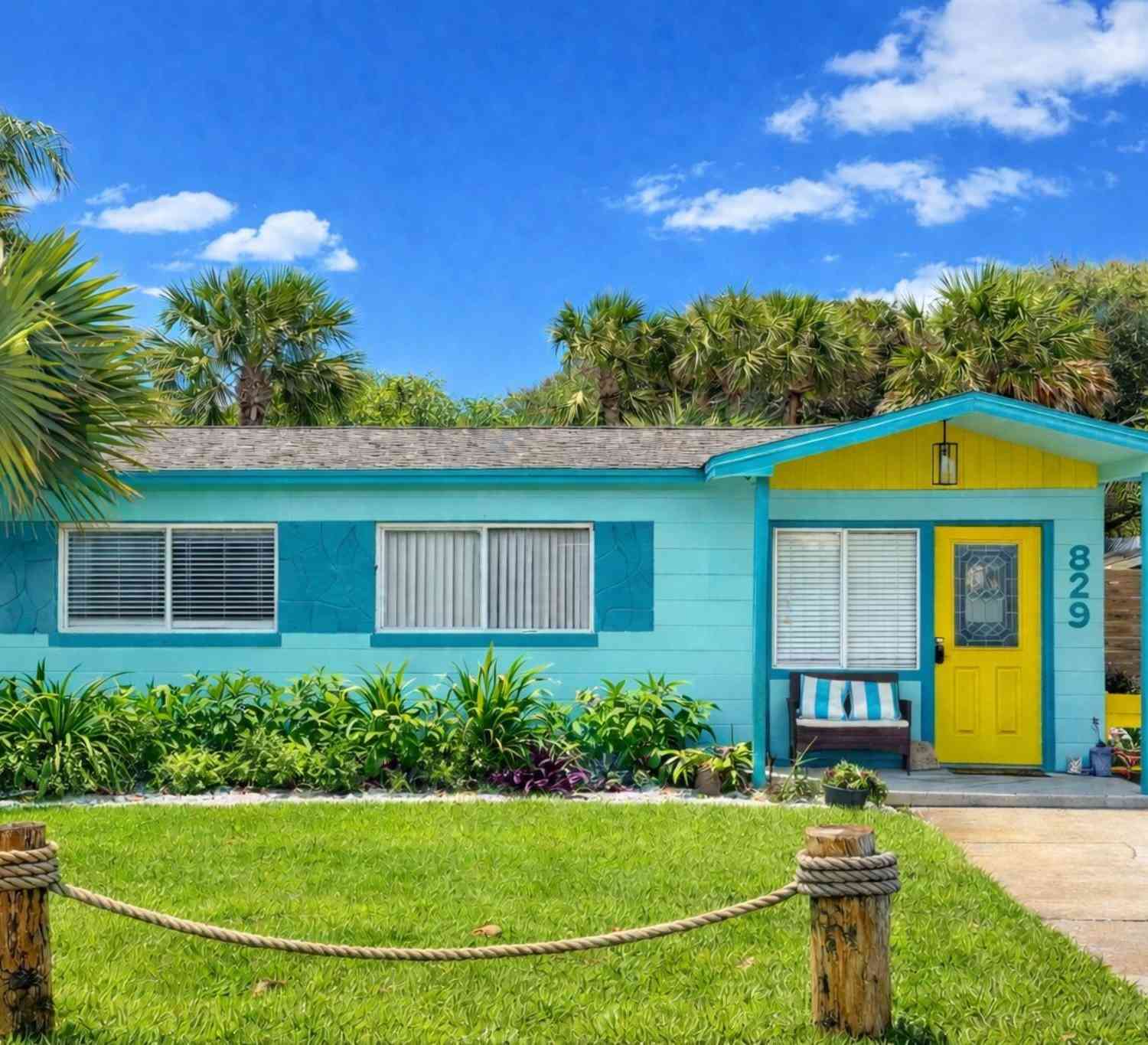 Homes For Sale - 829 E 9th Avenue<br/> New Smyrna Beach, FL 32169