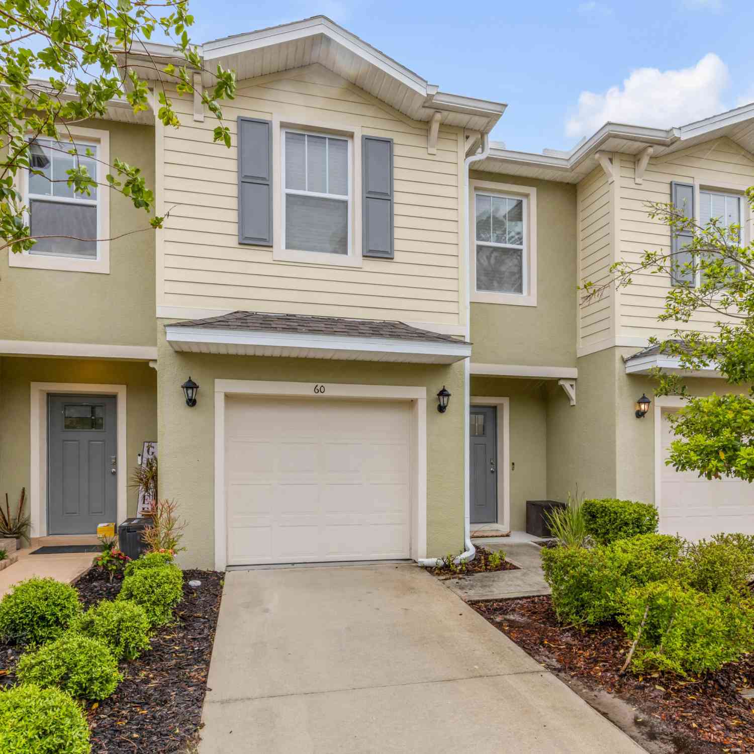 Townhouse For Sale - 60 Bella Oaks Drive<br/> Port Orange, FL 32129