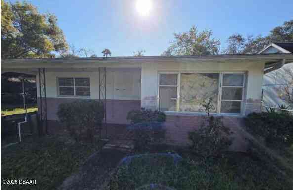 Homes For Sale - 256 Laws Lane<br/> Ormond Beach, FL 32174