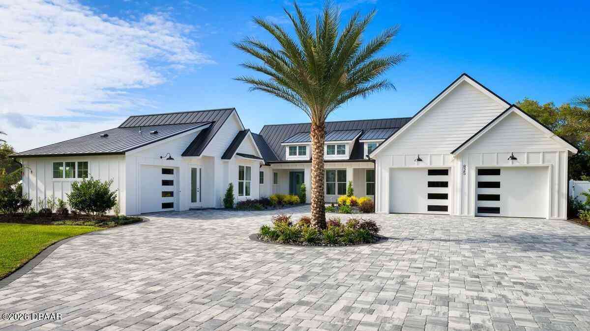Homes For Sale - 825 Pheasant Run Court<br/> Port Orange, FL 32127