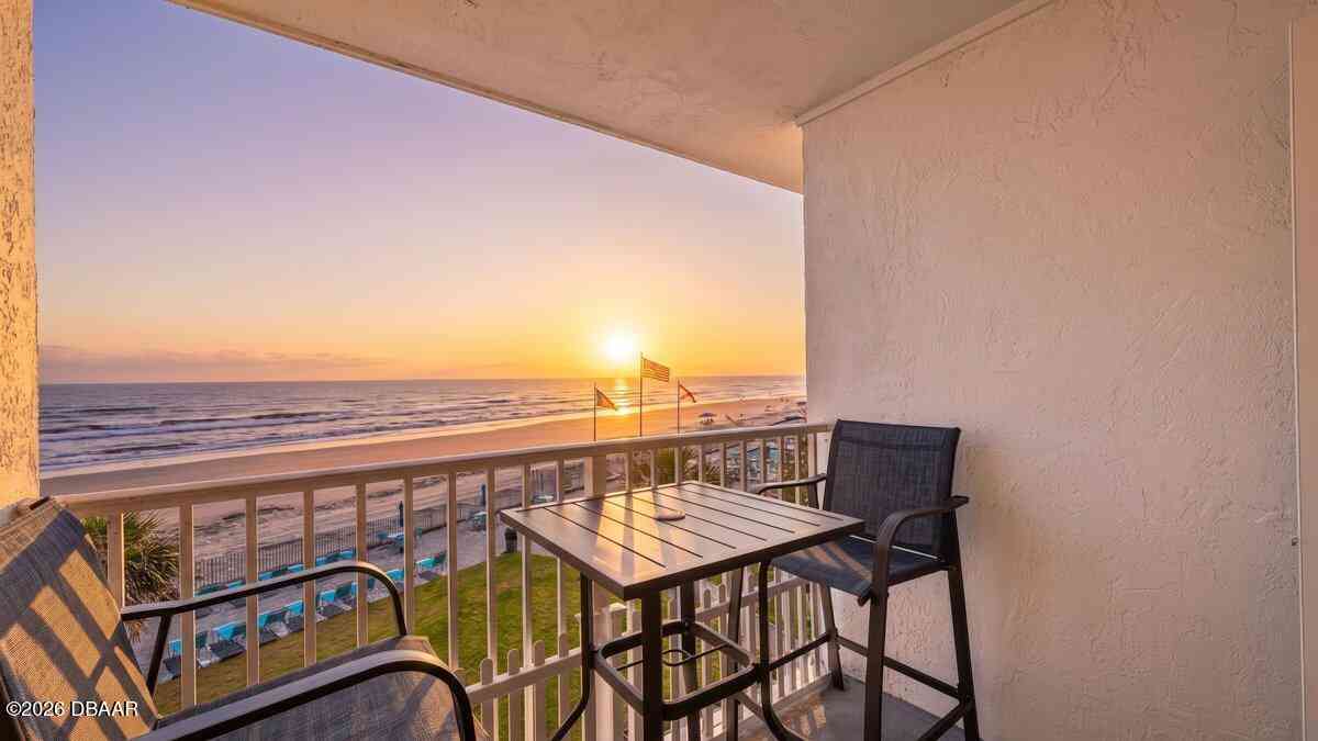 Condo For Sale - 935 S Atlantic Avenue #358<br/> Daytona Beach, FL 32118