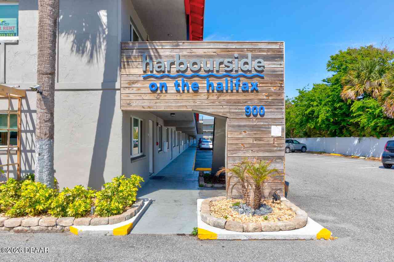 Condo For Sale - 900 S Peninsula Drive #108<br/> Daytona Beach, FL 32118