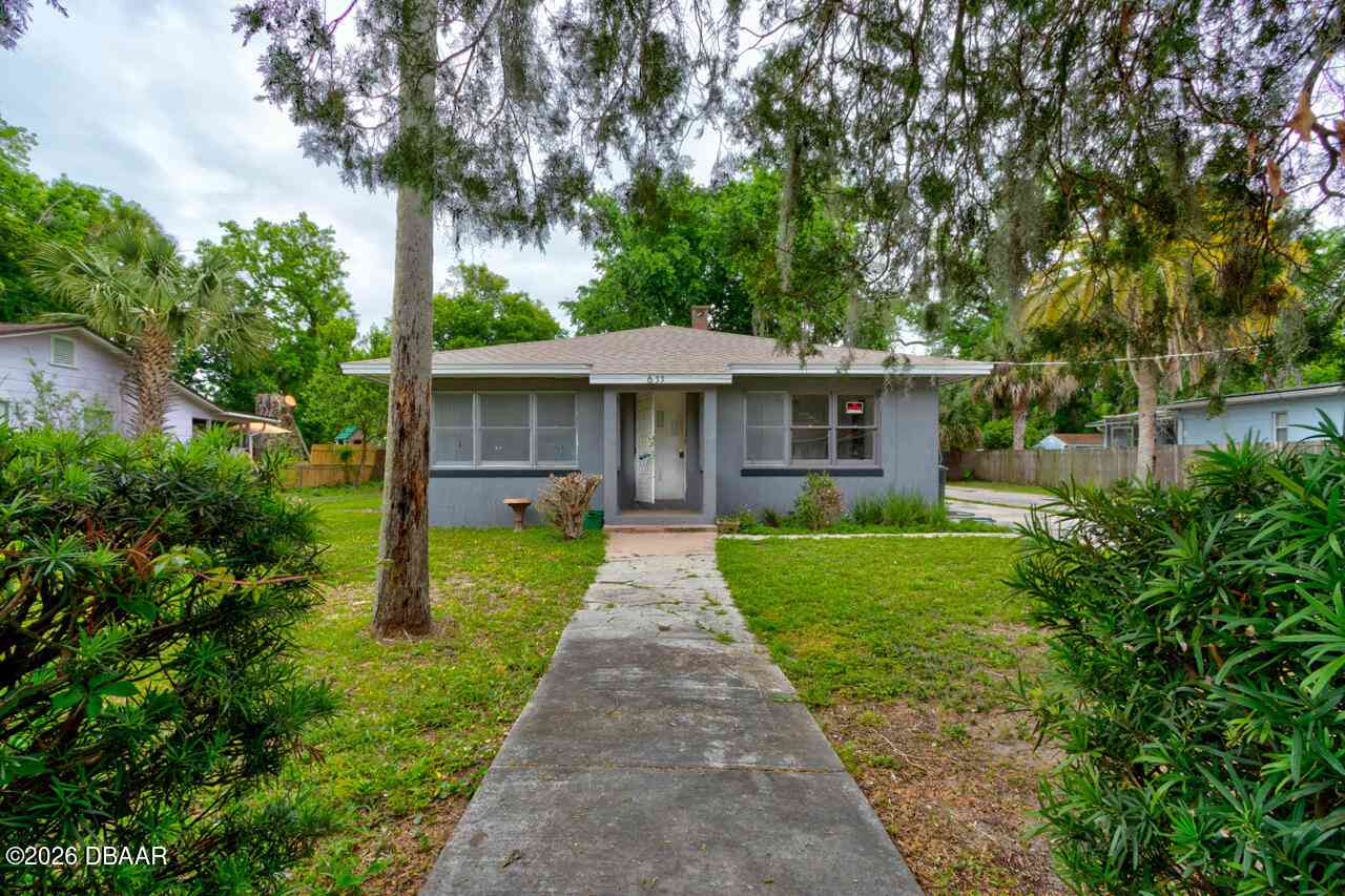 Homes For Sale - 633 Byron Avenue<br/> Daytona Beach, FL 32114