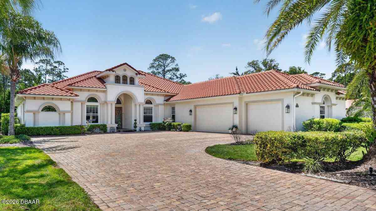 Homes For Sale - 12 Native Oak Court<br/> Palm Coast, FL 32137