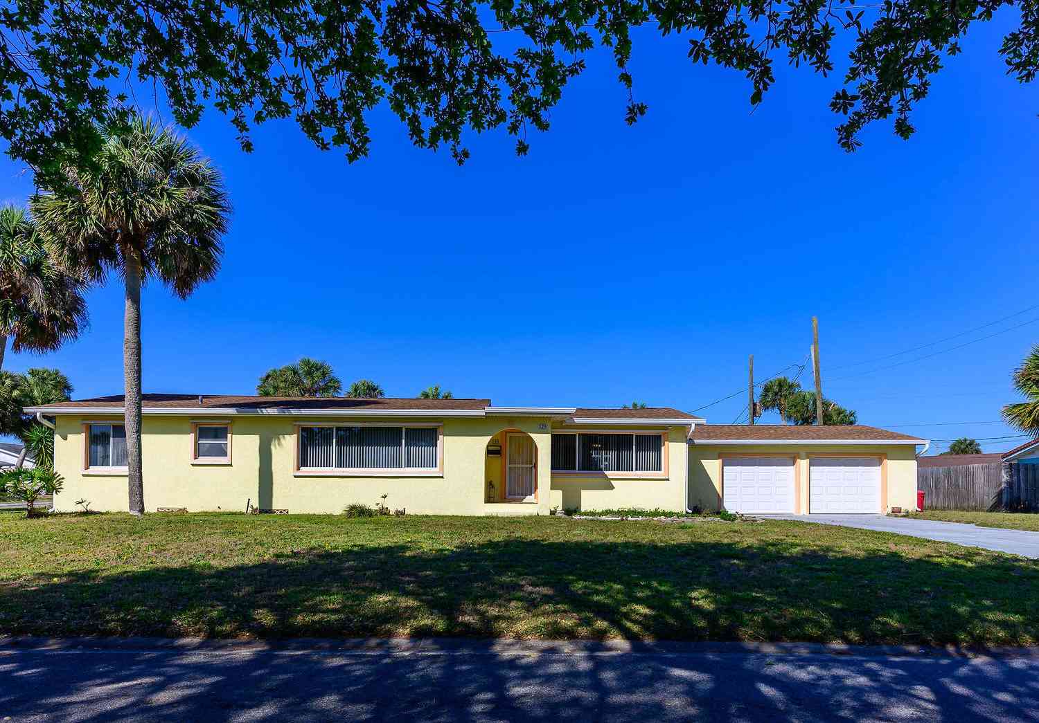 Homes For Sale - 129 Country Club Drive<br/> Ormond Beach, FL 32176