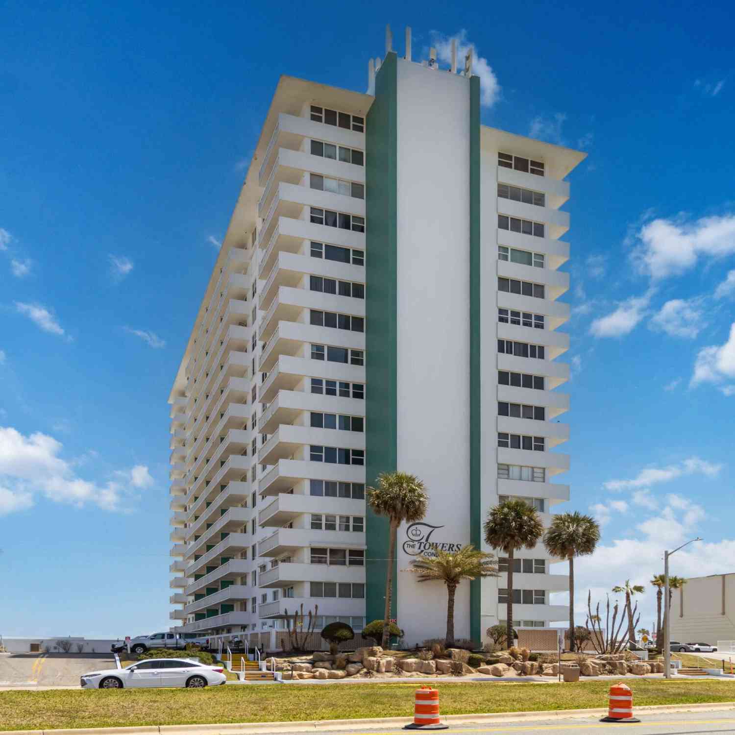 Condo For Sale - 2800 N Atlantic Avenue #1216<br/> Daytona Beach, FL 32118