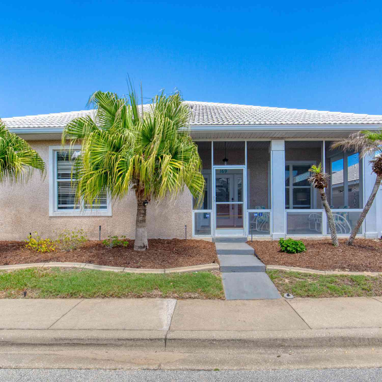 Homes For Sale - 169 Key Colony Court<br/> Daytona Beach Shores, FL 32118