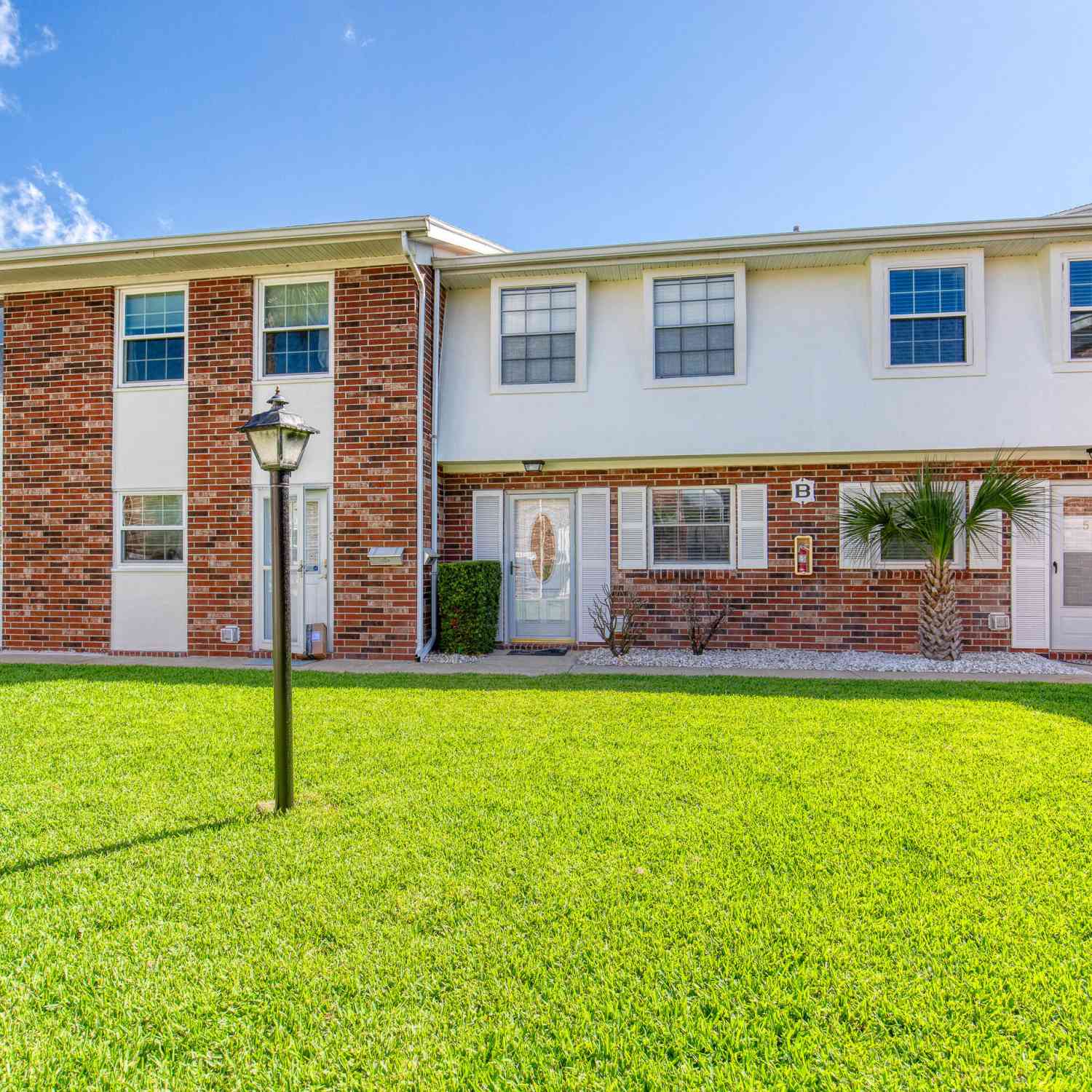 Condo For Sale - 2200 S Palmetto Avenue #B040<br/> South Daytona, FL 32119