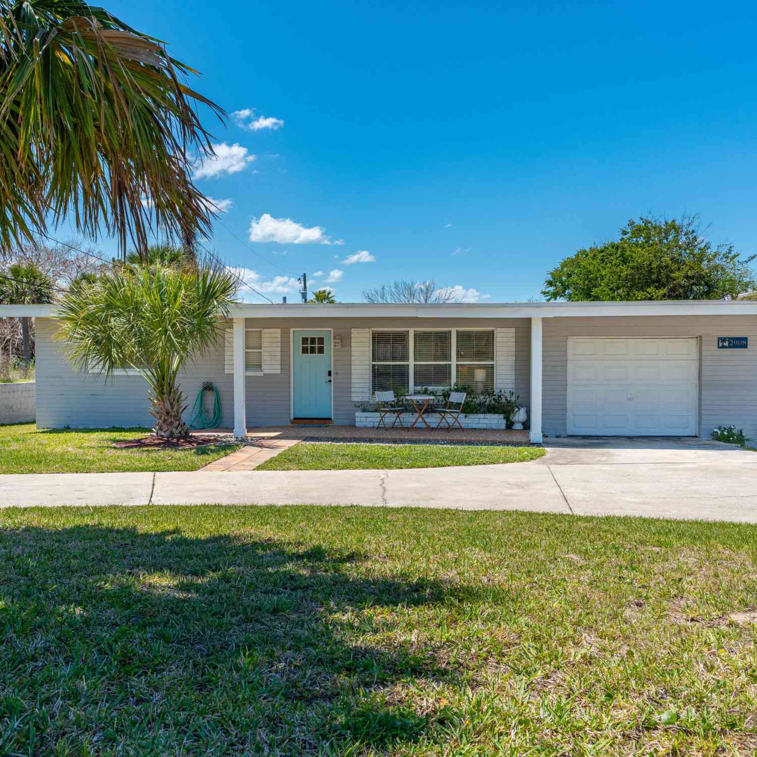 Homes For Sale - 2908 S Peninsula Drive<br/> Daytona Beach, FL 32118