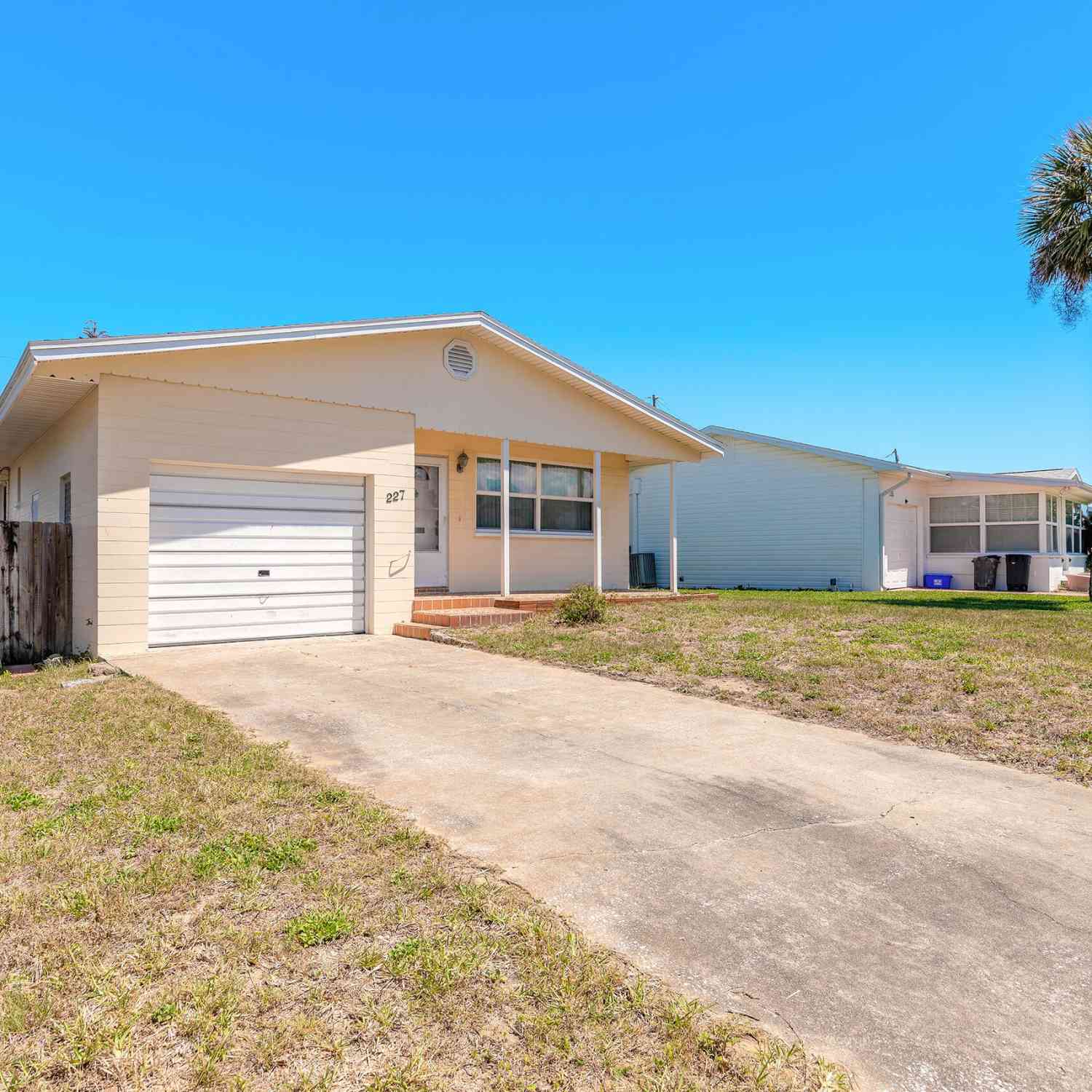 Homes For Sale - 227 Ponce De Leon Drive<br/> Ormond Beach, FL 32176