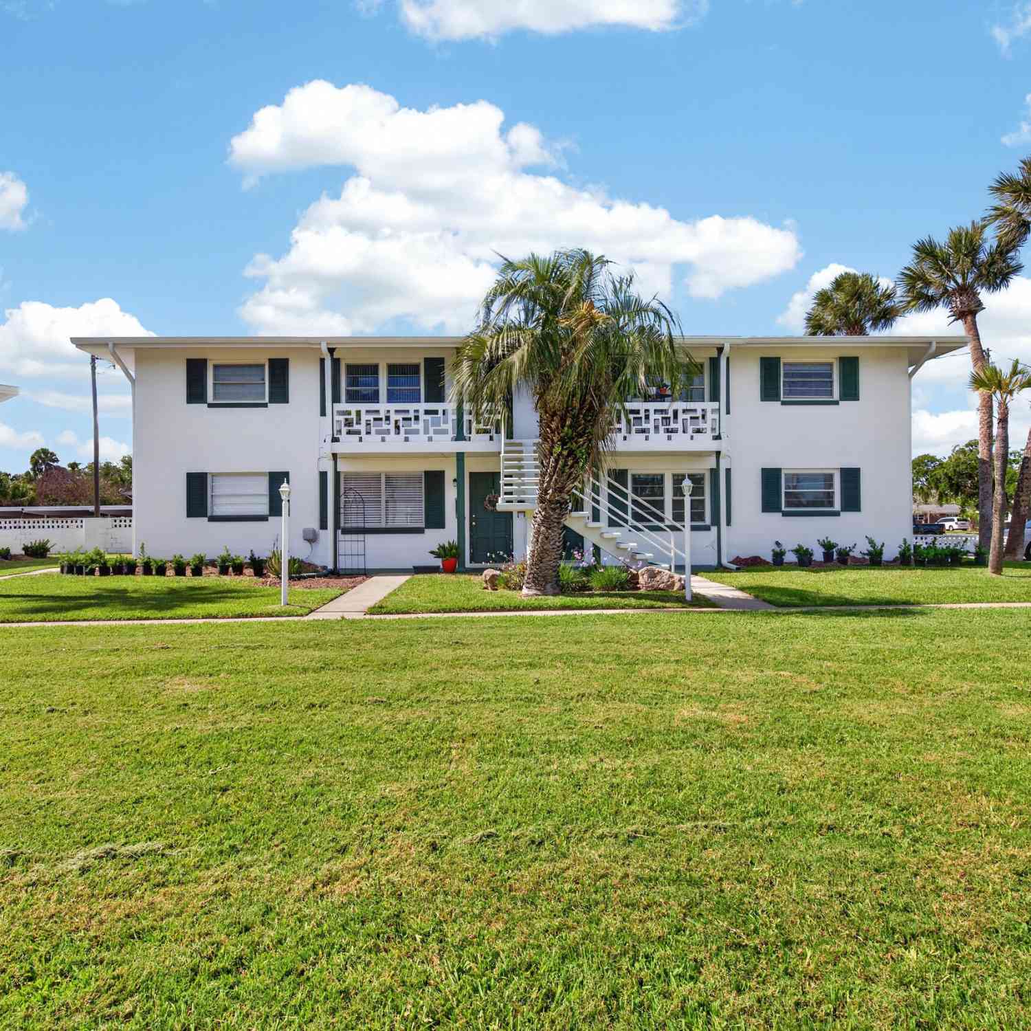 Condo For Sale - 1800 S Palmetto Avenue #1010<br/> South Daytona, FL 32119
