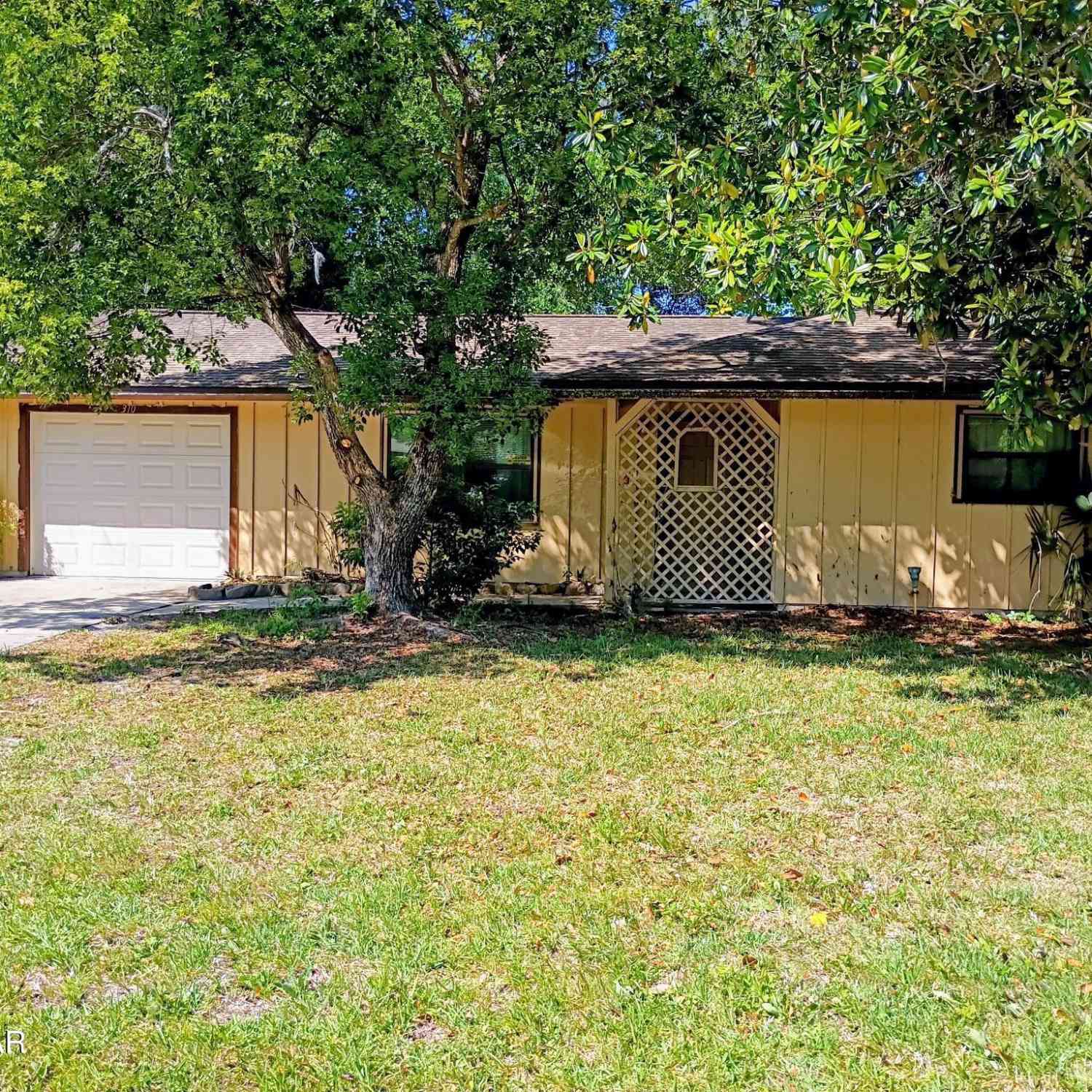 Homes For Sale - 310 Cavanah Drive<br/> Volusia County, Holly Hill, FL 32117